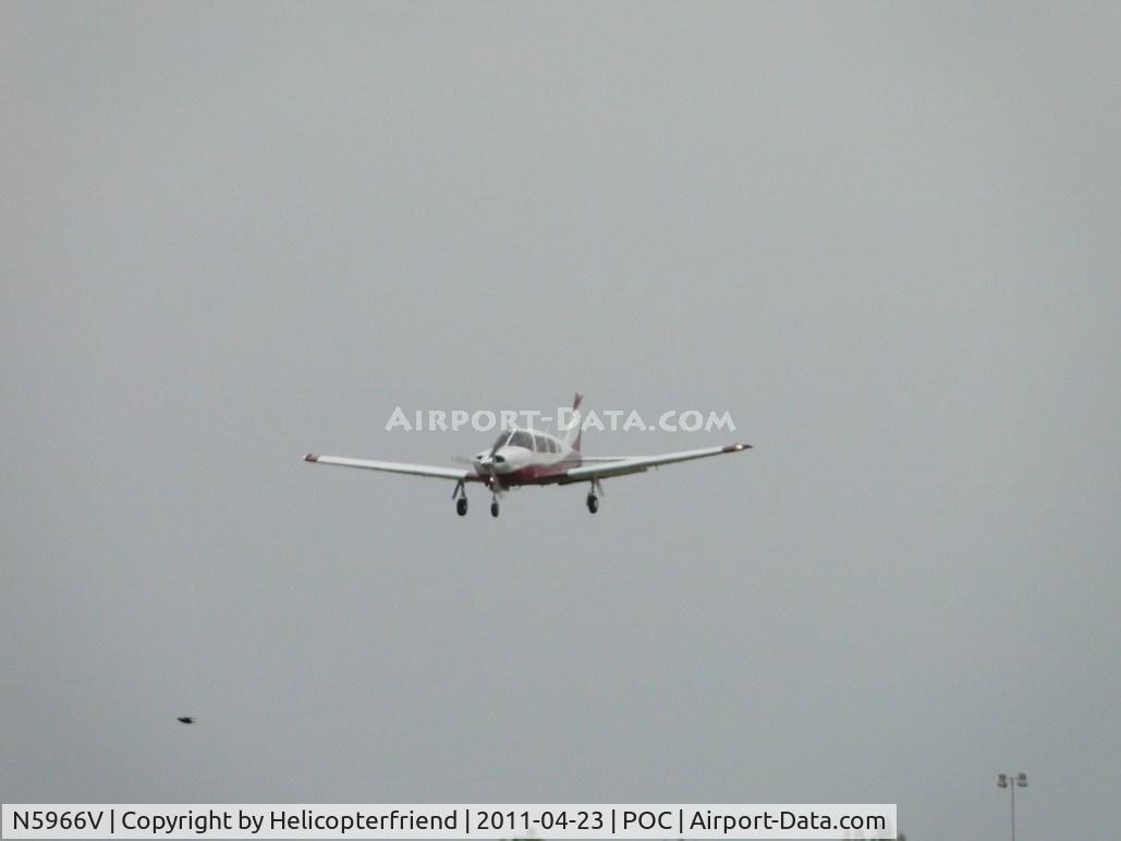 N5966V, 1977 Piper PA-28R-201T Cherokee Arrow III C/N 28R-7703172, Landing on runway 26L will bird is patrolling the area of 26R