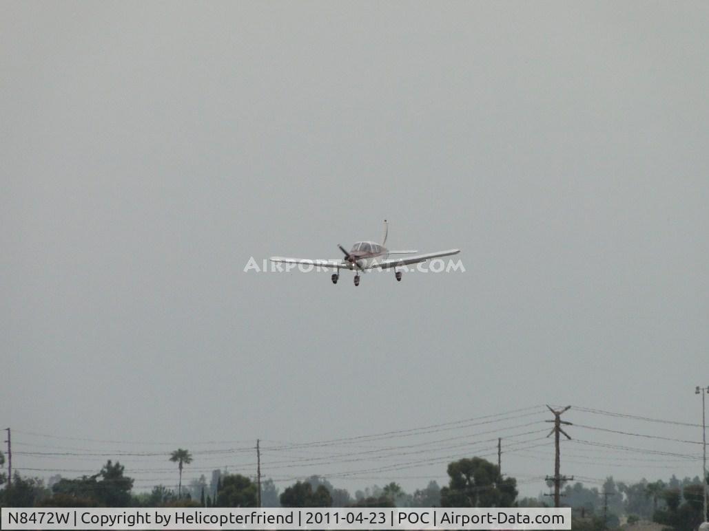 N8472W, 1965 Piper PA-28-180 C/N 28-2714, On final to runway 26L on a very overcast day