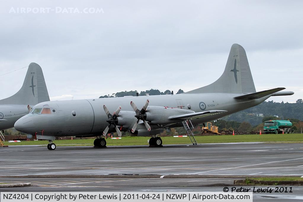 NZ4204, 1966 Lockheed P-3K Orion C/N 185-5202, 5 Squadron