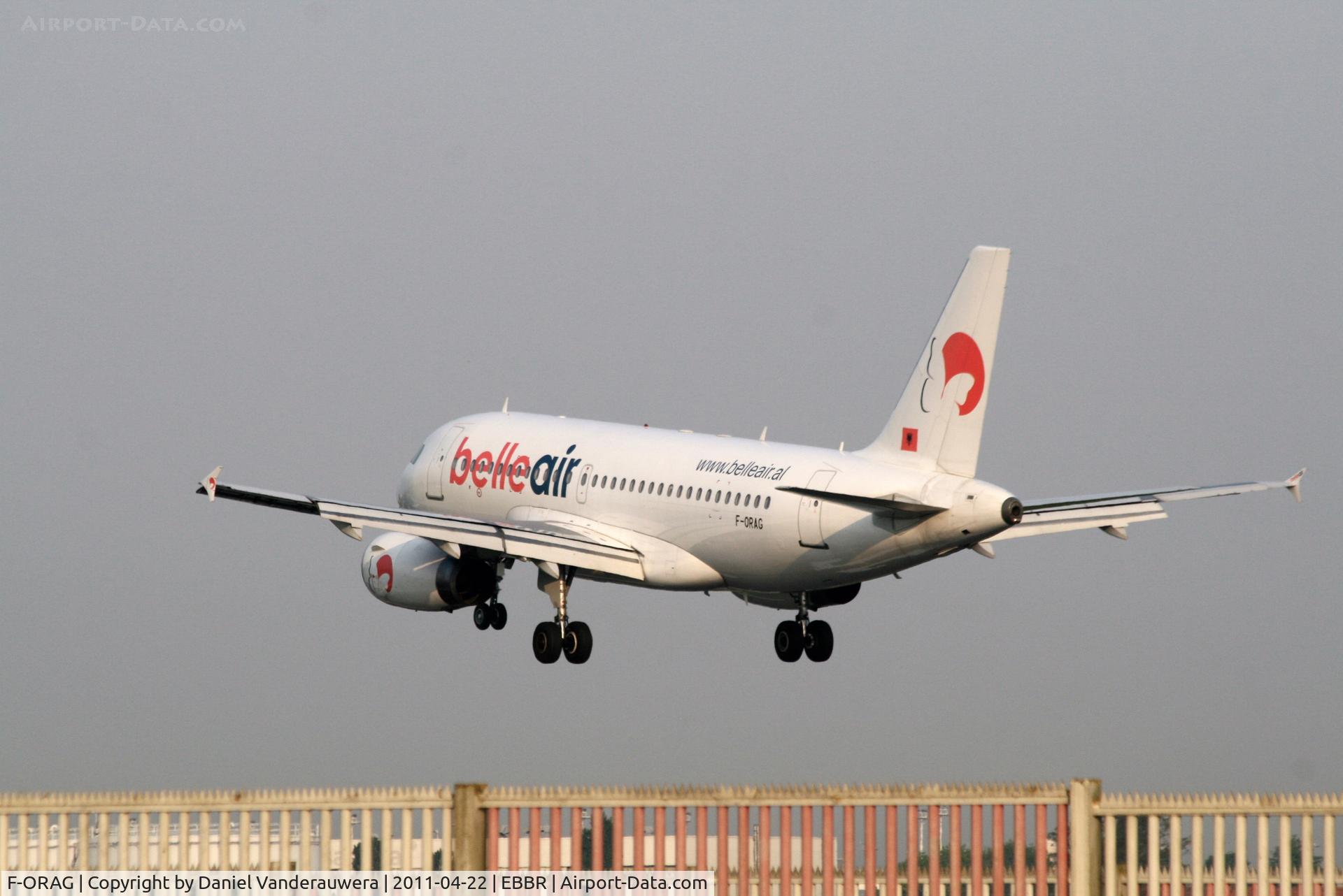 F-ORAG, 1999 Airbus A319-132 C/N 1098, Flight LZ797 is descending to RWY 25L