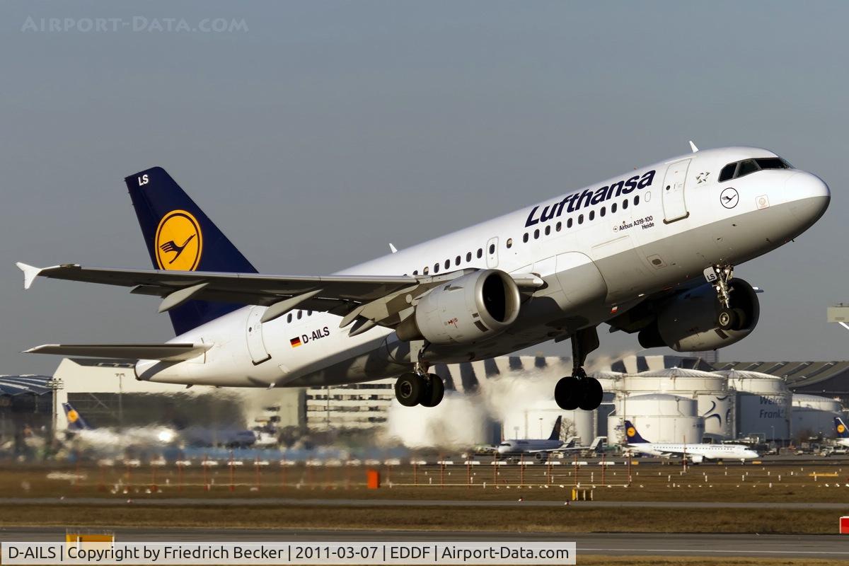 D-AILS, 1997 Airbus A319-114 C/N 729, climb out while departing via RW18W