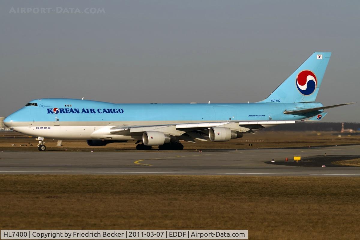 HL7400, 2001 Boeing 747-4B5F/SCD C/N 26414, taxying to the active