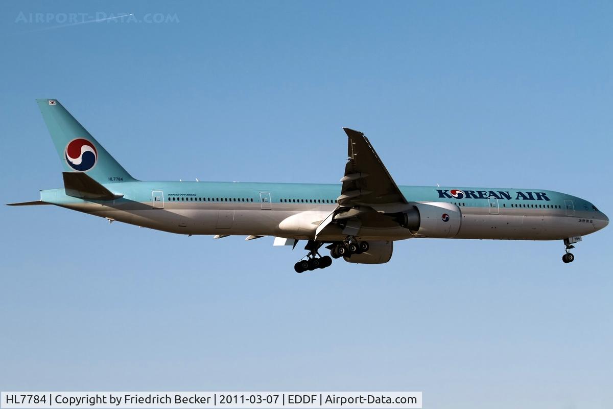 HL7784, 2009 Boeing 777-3B5/ER C/N 37136, on final