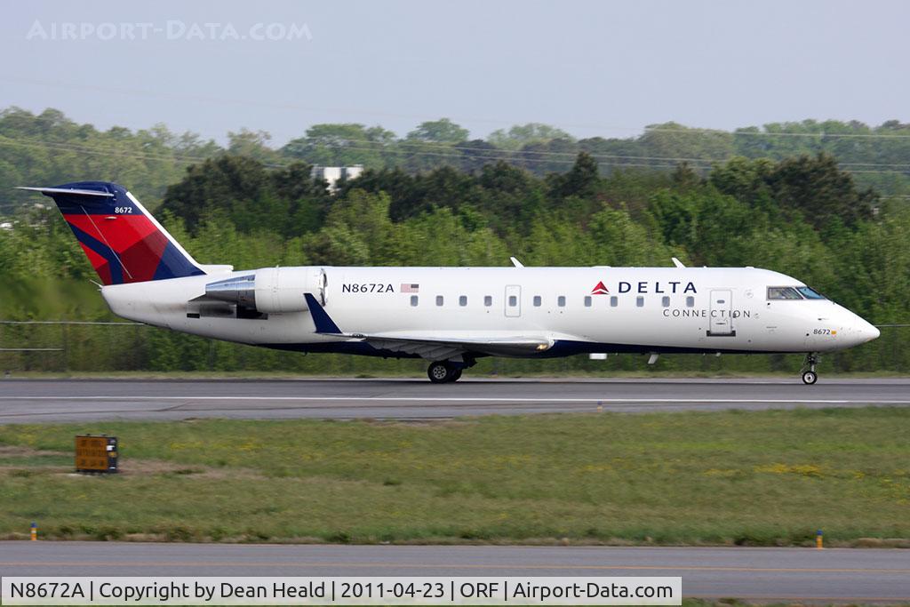 N8672A, 2002 Bombardier CRJ-200 (CL-600-2B19) C/N 7672, Delta Connection (Pinnacle Airlines) N8672A (FLT FLG4062) on takeoff roll on RWY 23 en route to Detroit Metro Wayne County (KDTW).