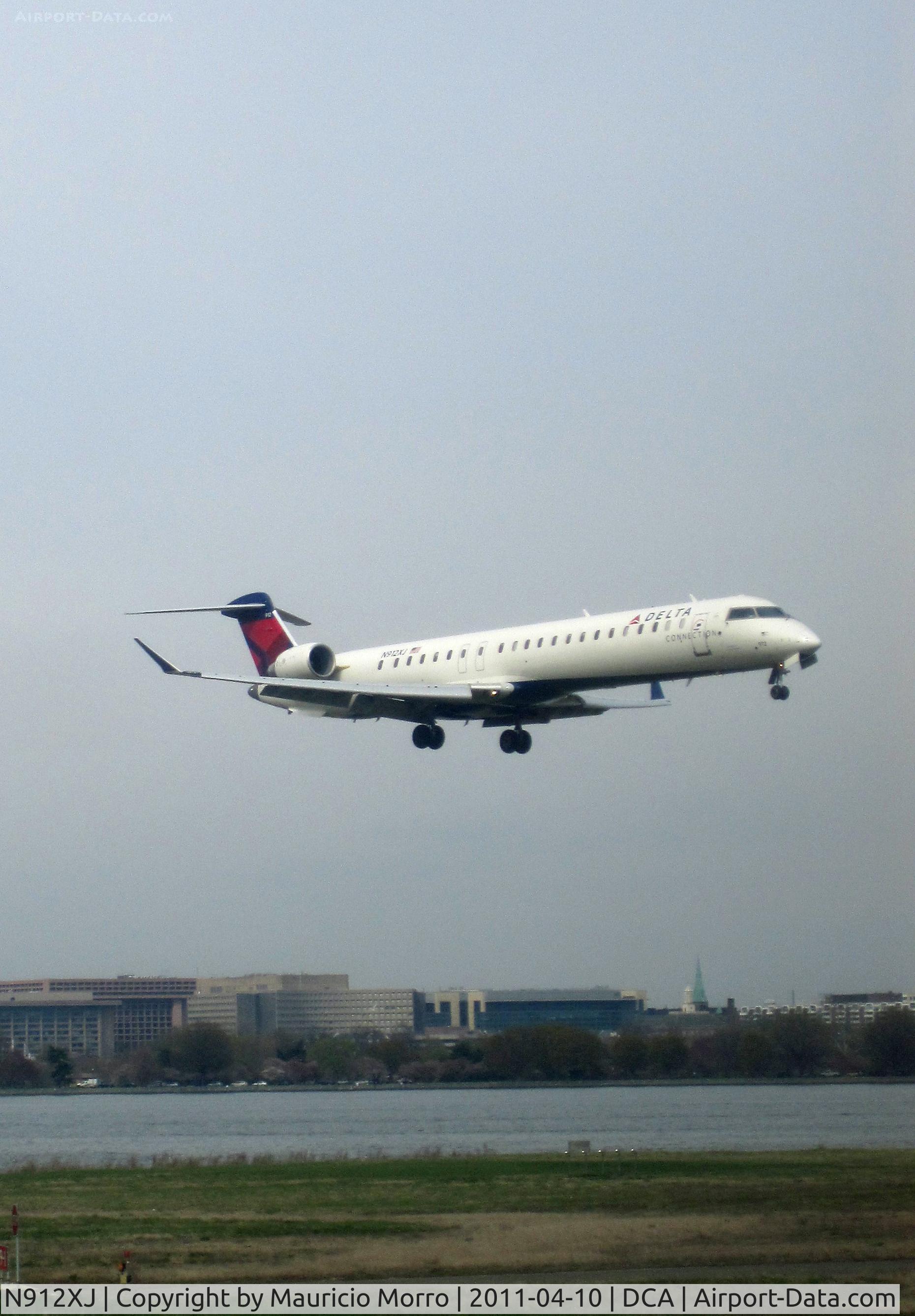 N912XJ, 2007 Bombardier CRJ-900ER (CL-600-2D24) C/N 15144, Bombardier CL600 from Delta Connection landing at runway 19 Reagan National Airport