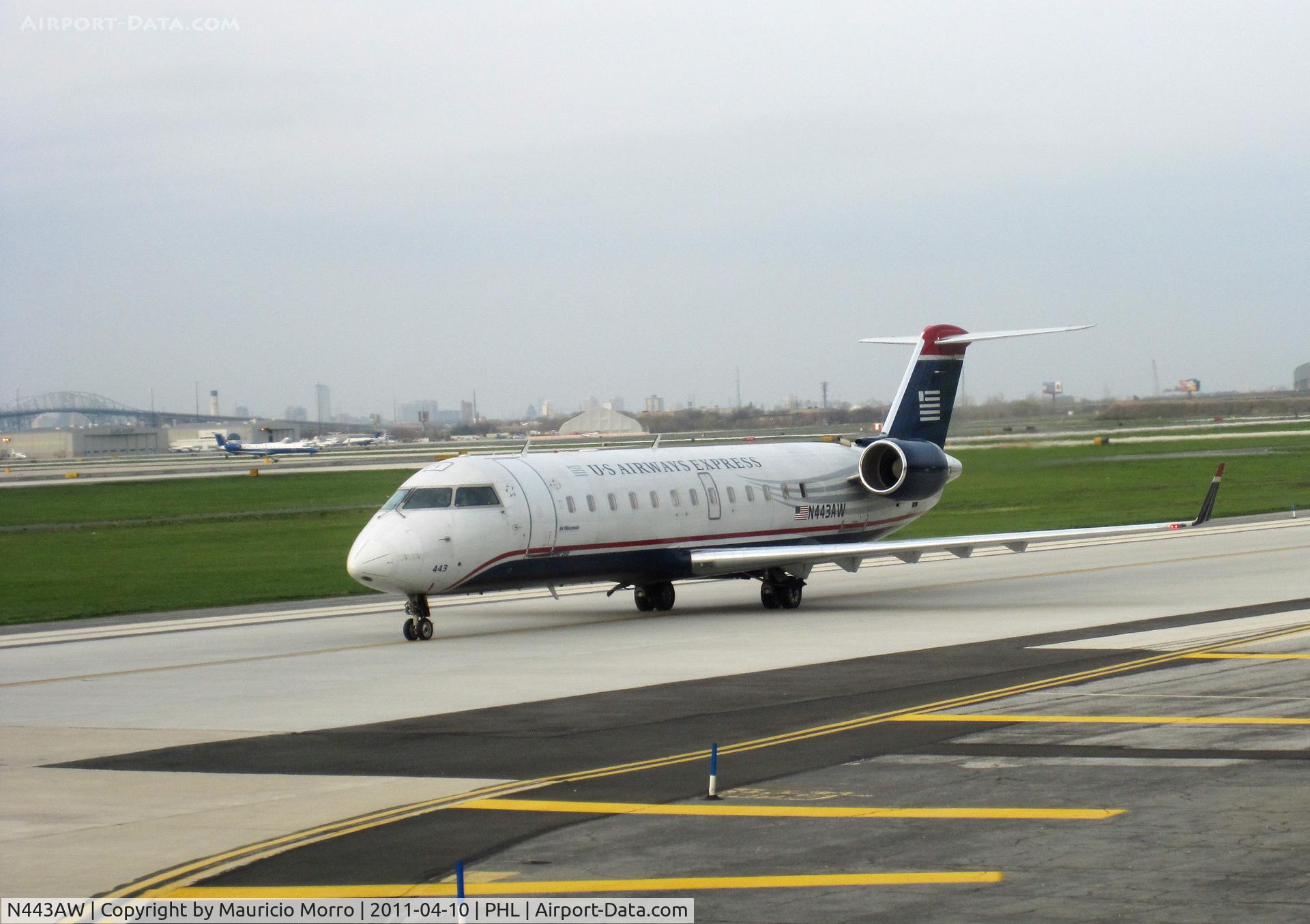 N443AW, 2003 Bombardier CRJ-200LR (CL-600-2B19) C/N 7781, Bombardier CL600 from US Airways Express taxiing at Philadelphia International