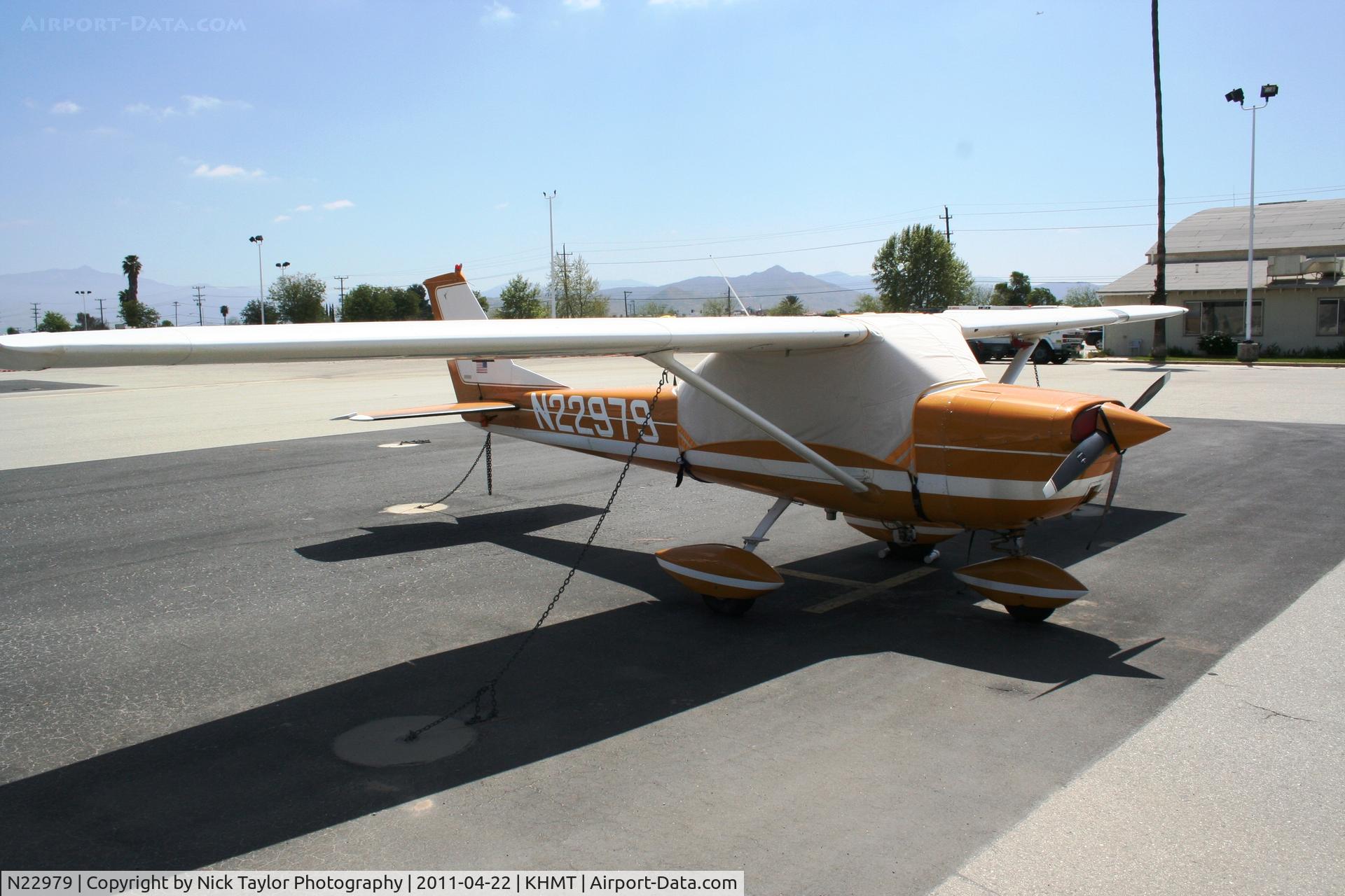 N22979, 1968 Cessna 150H C/N 15068655, Sitting on the ramp Hemet