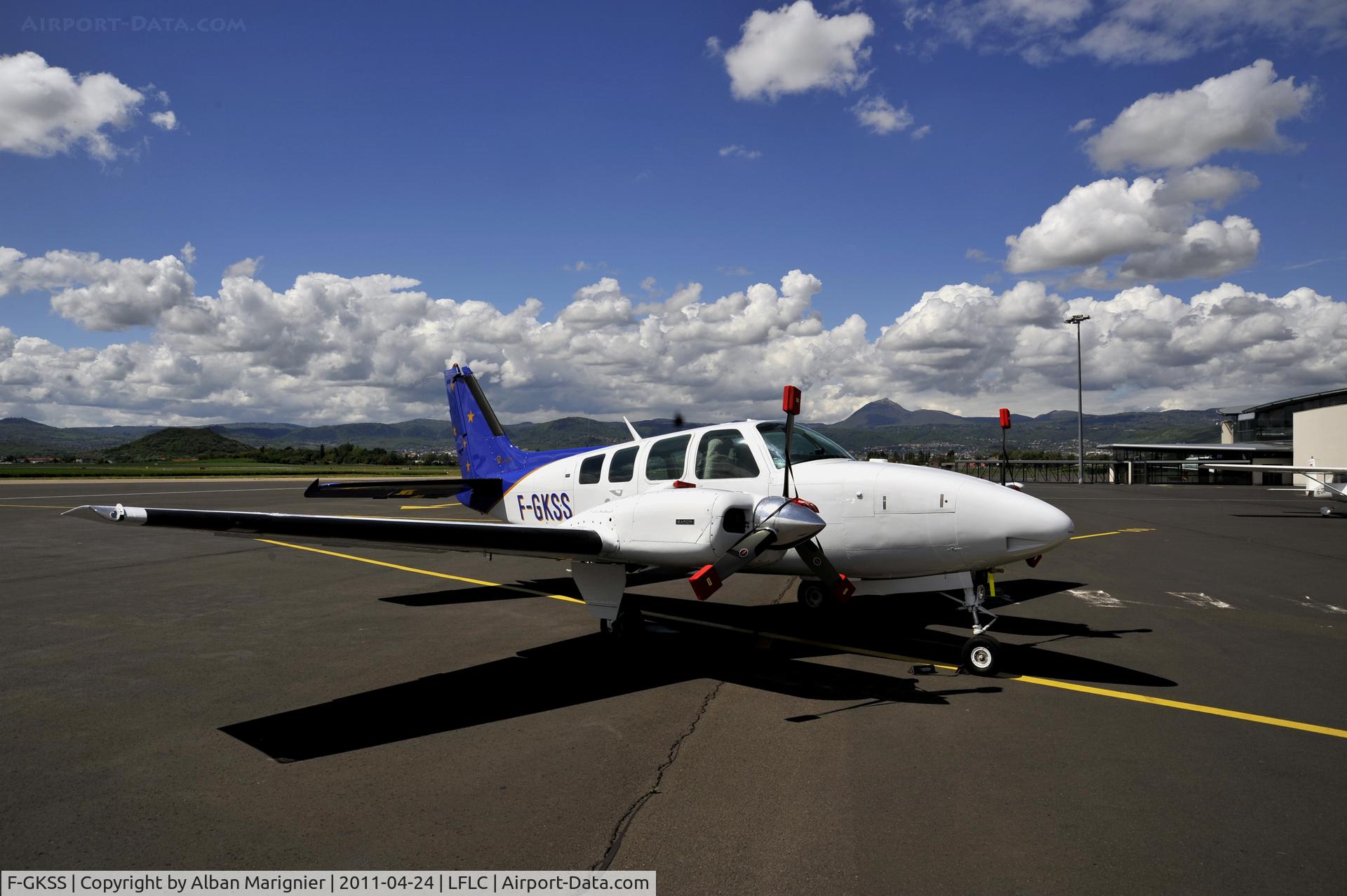 F-GKSS, 1971 Beech 58 Baron C/N TH-154, With Le Puy de Dome in the background on a glorious spring day.