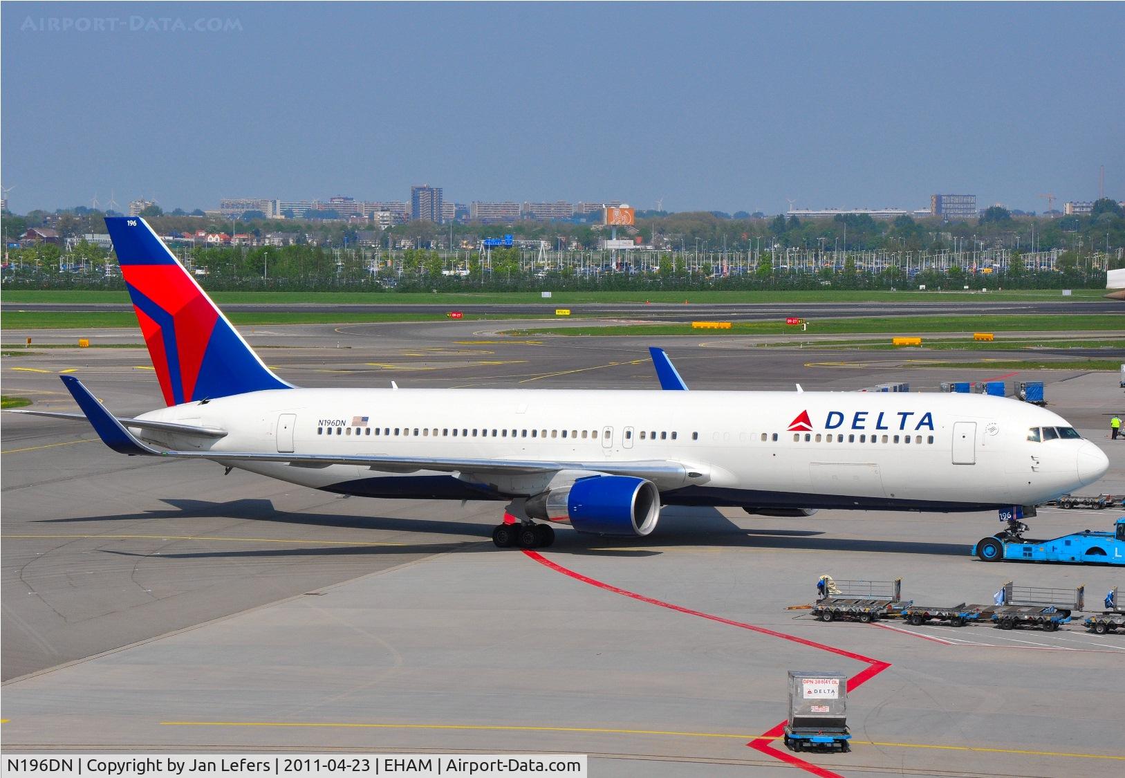 N196DN, 1997 Boeing 767-332 C/N 28453, Delta Air