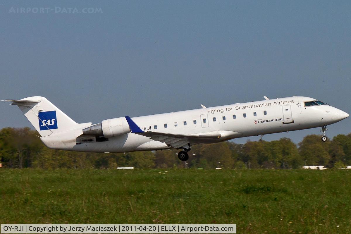 OY-RJI, 1995 Canadair CRJ-100LR (CL-600-2B19) C/N 7093, OY-RJI_
Canadair RJ100, c/n: 7093
