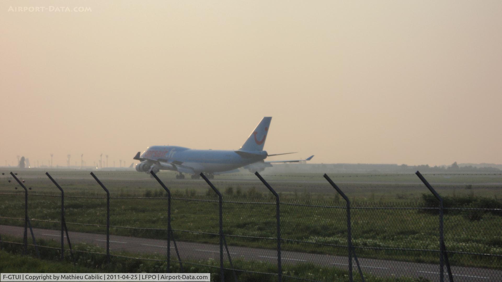 F-GTUI, 1992 Boeing 747-422 C/N 26875, Boeing 747-422 with reverses and speed brakes on runway 06