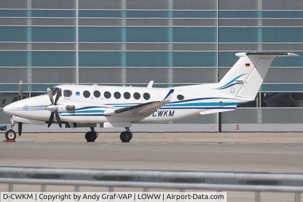 D-CWKM, Raytheon Beechcraft King Air 350 C/N FL-410, Beech 350