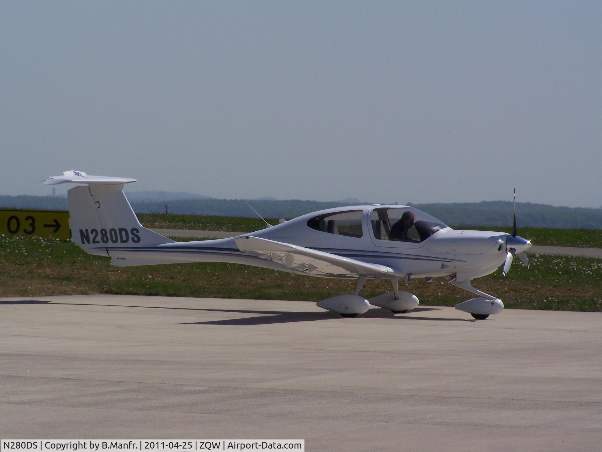 N280DS, 2008 Diamond DA-40 Diamond Star C/N 40.955, Als Überraschungsei am Ostermontag entdeckt.