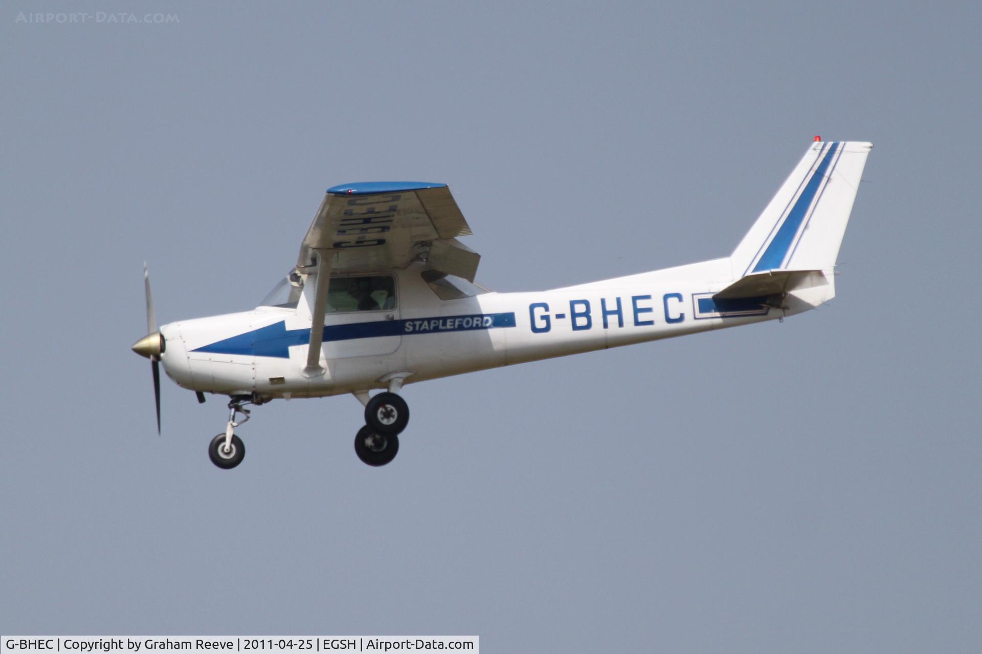G-BHEC, 1979 Reims F152 C/N 1676, Landing at Norwich.