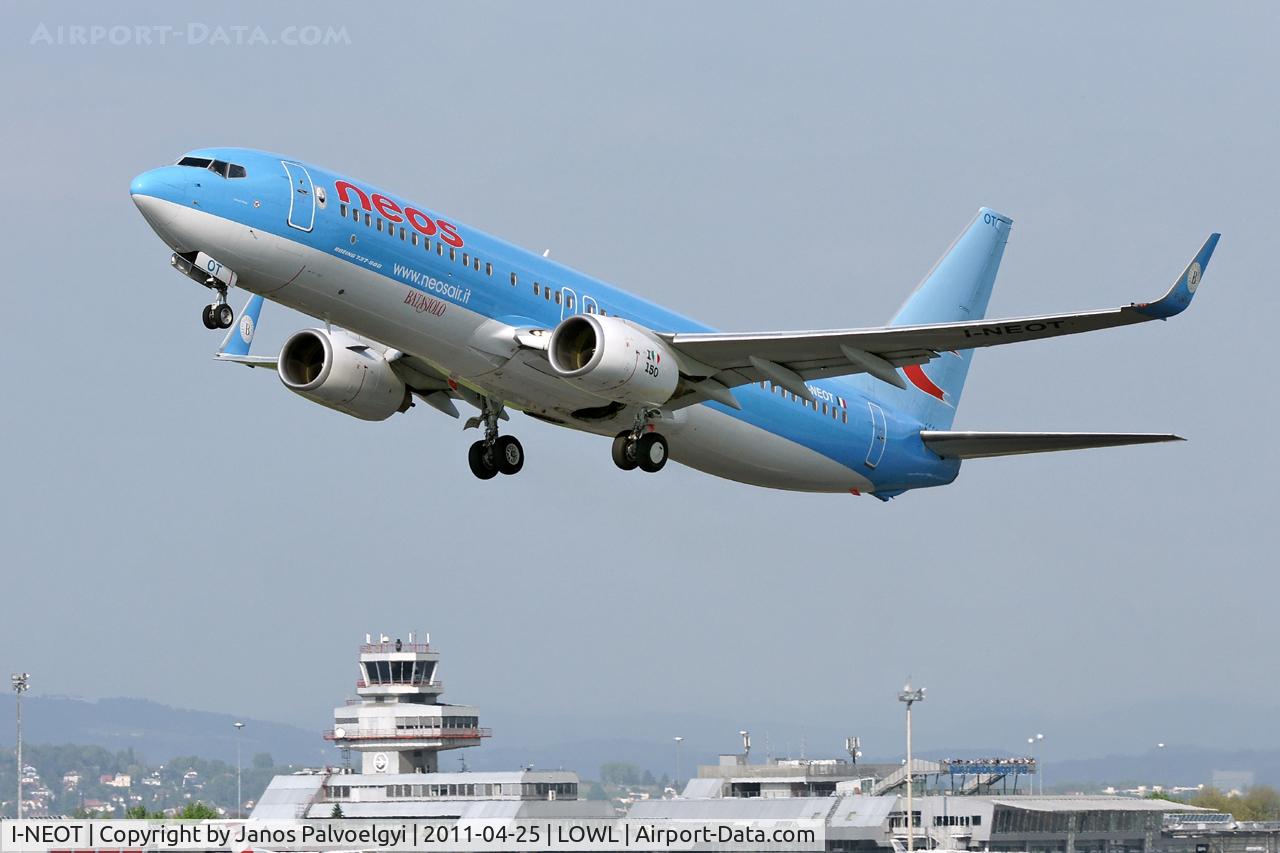 I-NEOT, 2002 Boeing 737-86N C/N 33004, Neos Boeing B737-86N takeoff in LOWL/LNZ