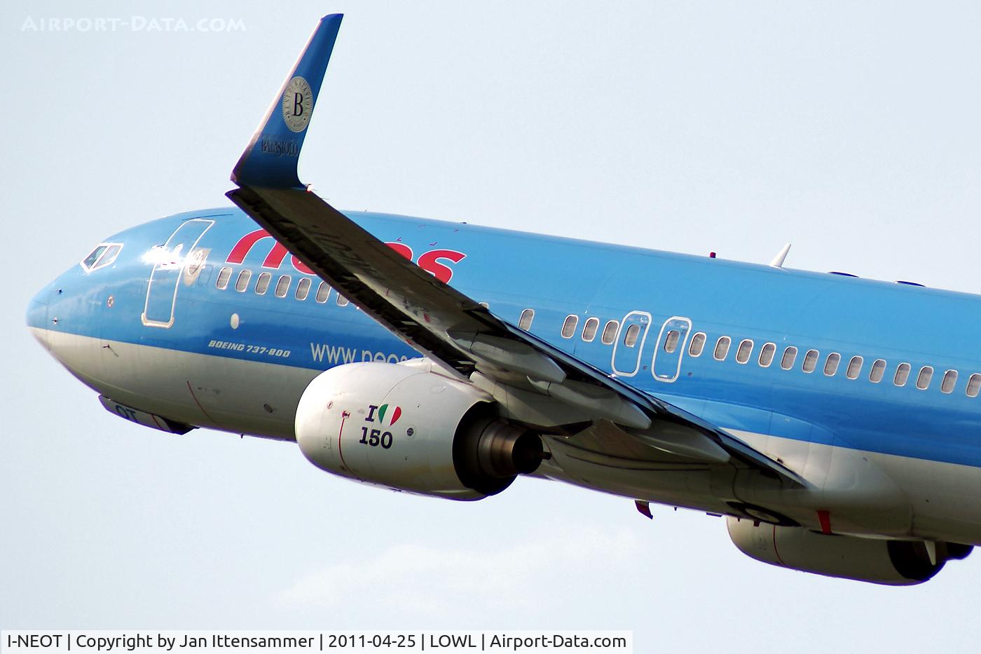 I-NEOT, 2002 Boeing 737-86N C/N 33004, I-NEOT @ LOWL