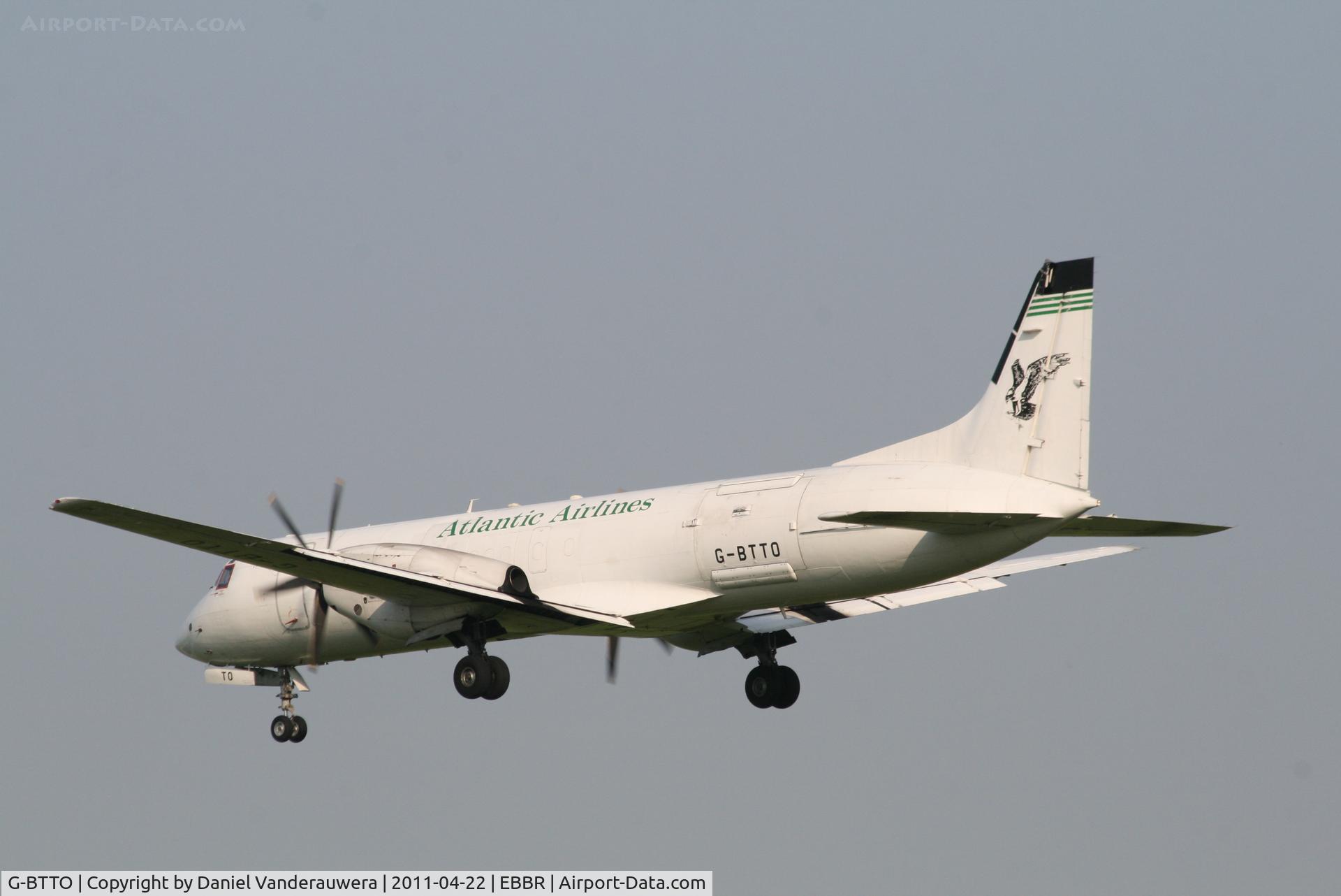 G-BTTO, 1990 British Aerospace ATP C/N 2033, Descending to RWY 25L