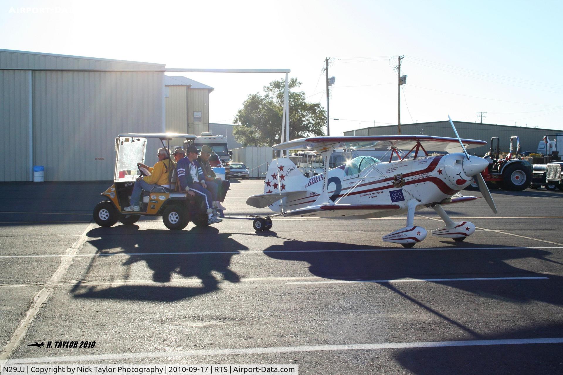 N29JJ, 1996 Pitts S-1C Special C/N RS1, Jon Gourley and his S1C getting ready to win the Saturday bronze race