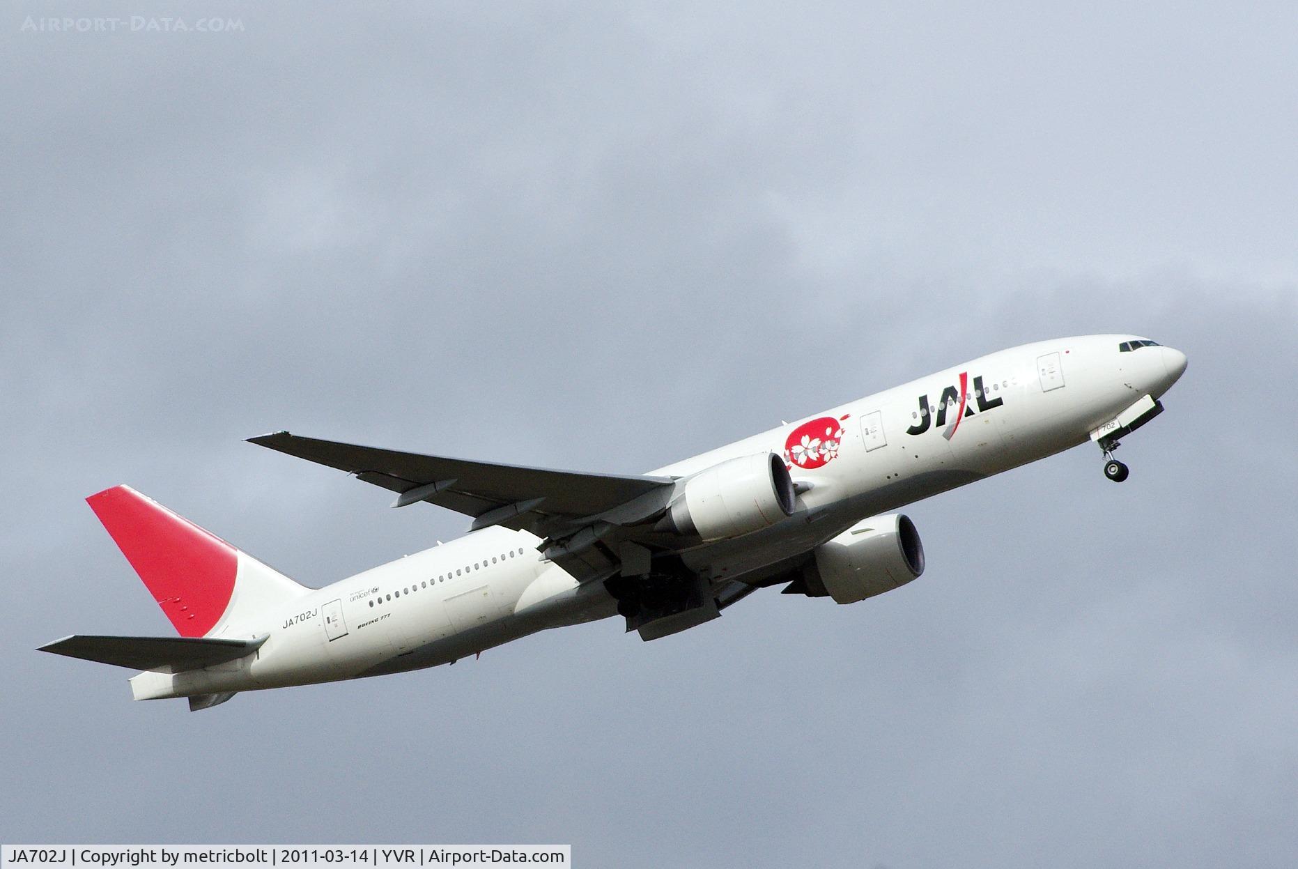 JA702J, 2002 Boeing 777-246/ER C/N 32890, Departure to Tokyo
