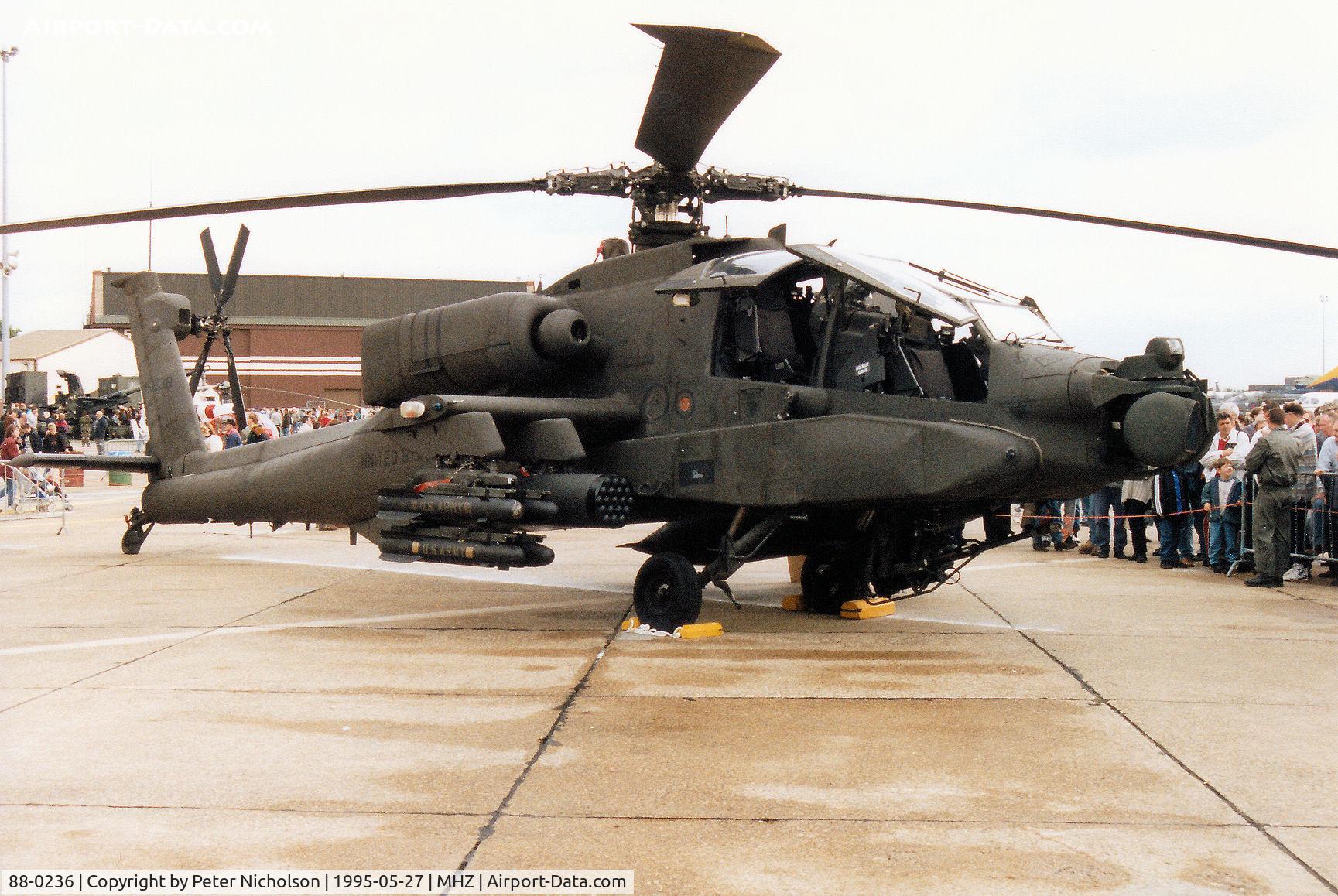 88-0236, 1988 McDonnell Douglas AH-64A Apache C/N PV566, Another view of the 6/6th Cavalry AH-64A Apache on display at the 1995 RAF Mildenhall Air Fete.