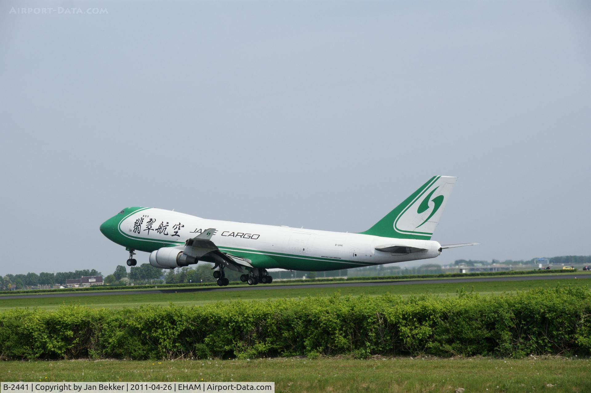 B-2441, 2007 Boeing 747-4EVF/ER/SCD C/N 35172, Taking off from Schiphol (Polderbaan)