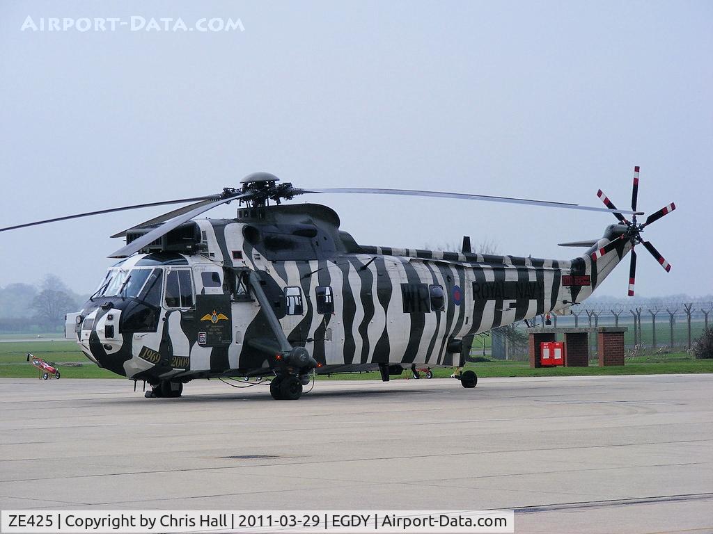 ZE425, 1985 Westland Sea King HC.4 C/N WA952, on the Apron outside 848 NAS hangar