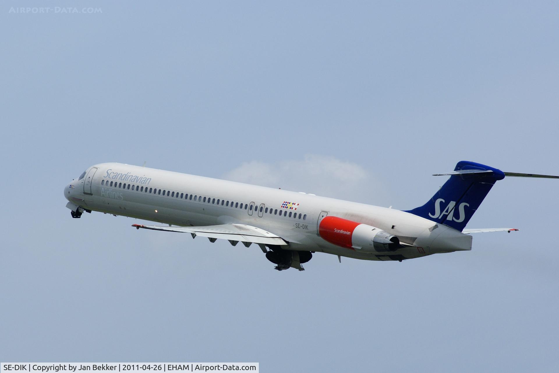 SE-DIK, 1988 McDonnell Douglas MD-82 (DC-9-82) C/N 49728, Taking off from the Polderbaan at Schiphol