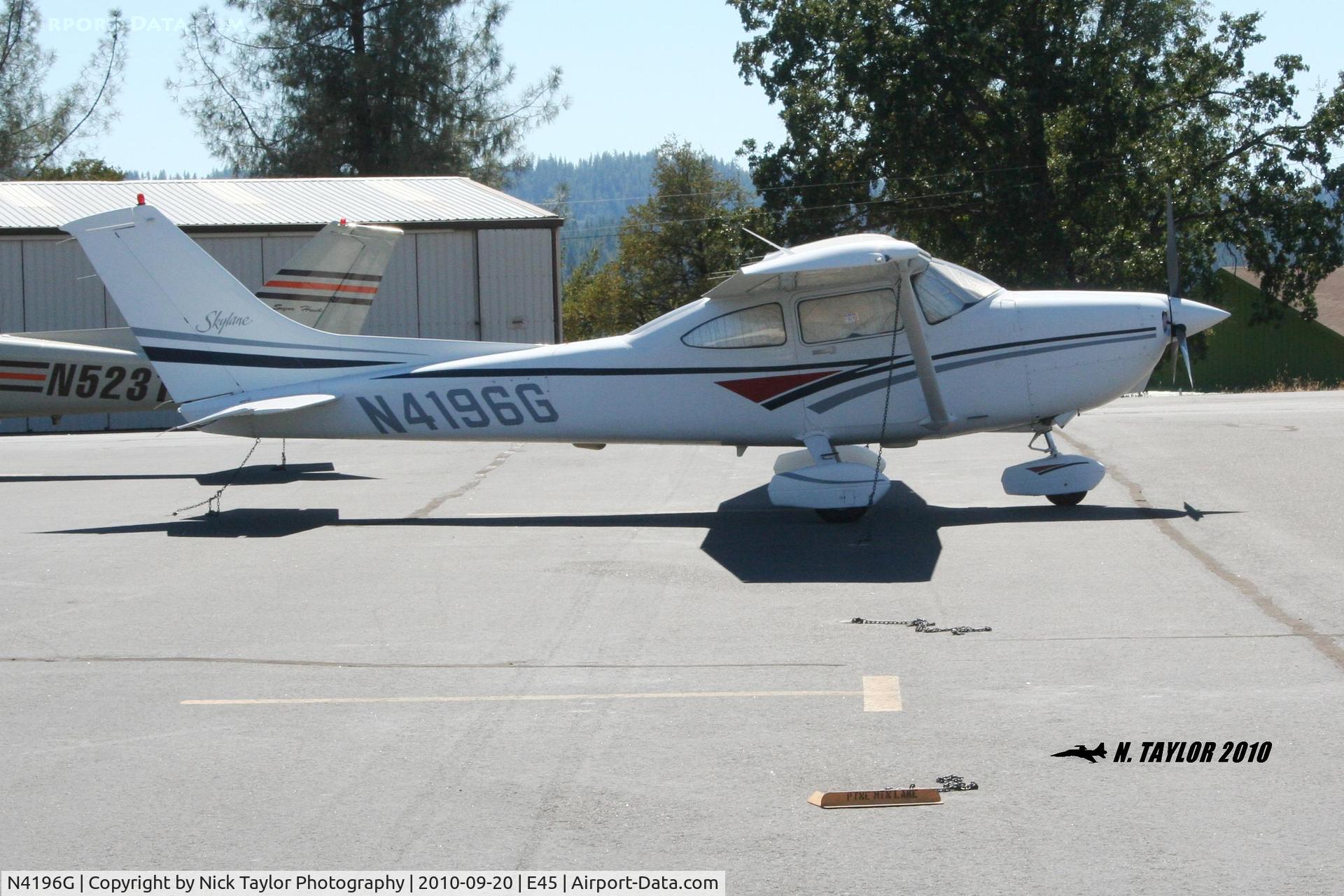 N4196G, 1998 Cessna 182S Skylane C/N 18280367, Parked at Pine Mtn. Lake