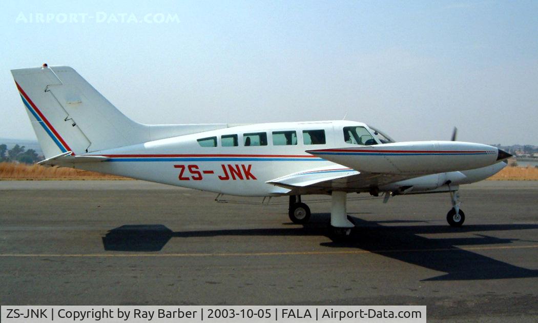 ZS-JNK, Cessna 402B Utililiner C/N 402B-1017, Cessna 402B [402B-1017] Lanseria~ZS 05/10/2003