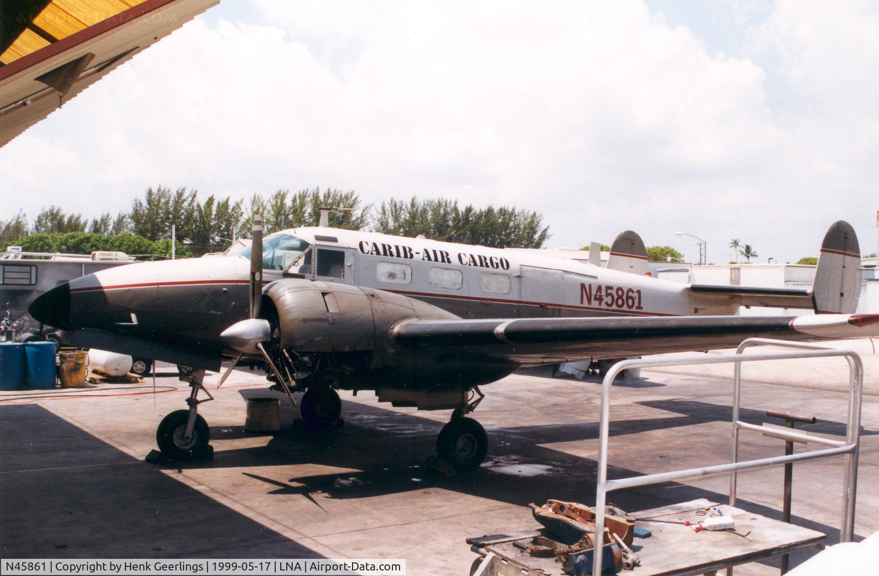 N45861, 1943 Beech TC-45J C/N 46-7236, Carib- Air Cargo