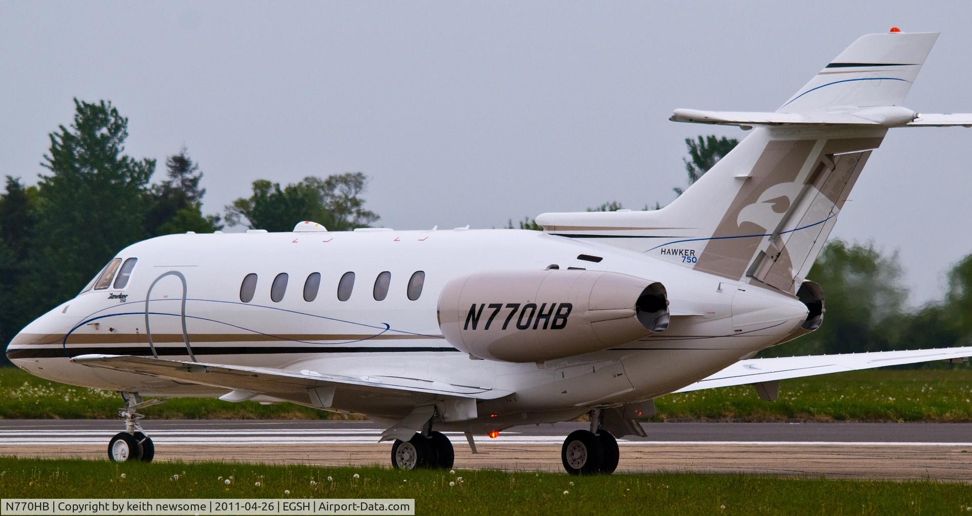N770HB, 2011 Hawker Beechcraft 750 C/N HB-70, Turning at 09 for take off