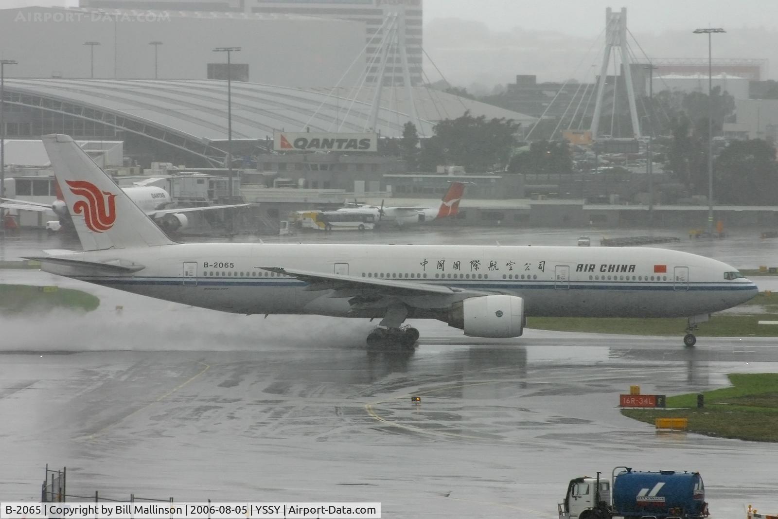 B-2065, 2000 Boeing 777-2J6 C/N 29744, when it rains....it rains !!