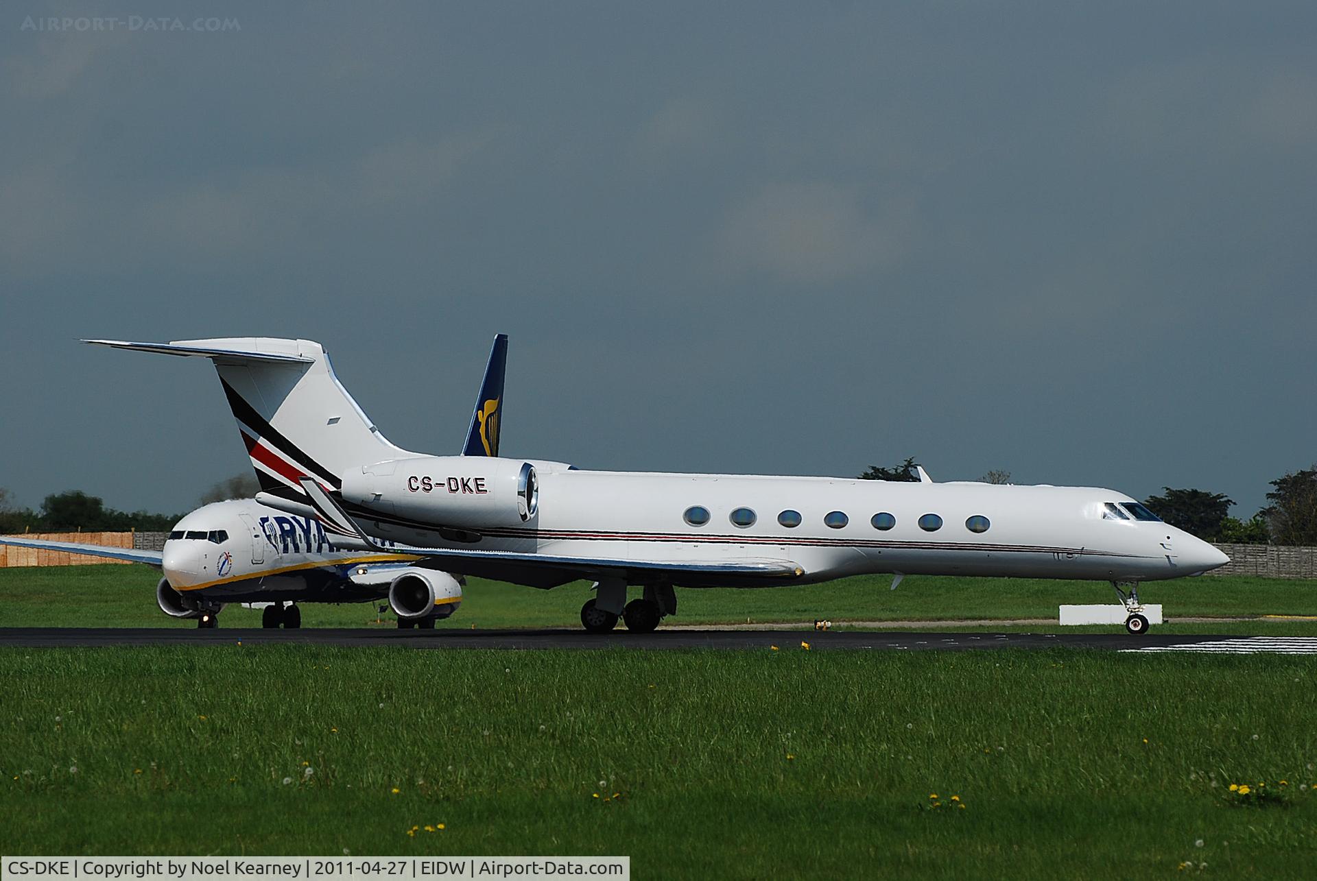 CS-DKE, 2005 Gulfstream Aerospace GV-SP (G550) C/N 5094, Operating NJE 851P about to depart off Rwy 10