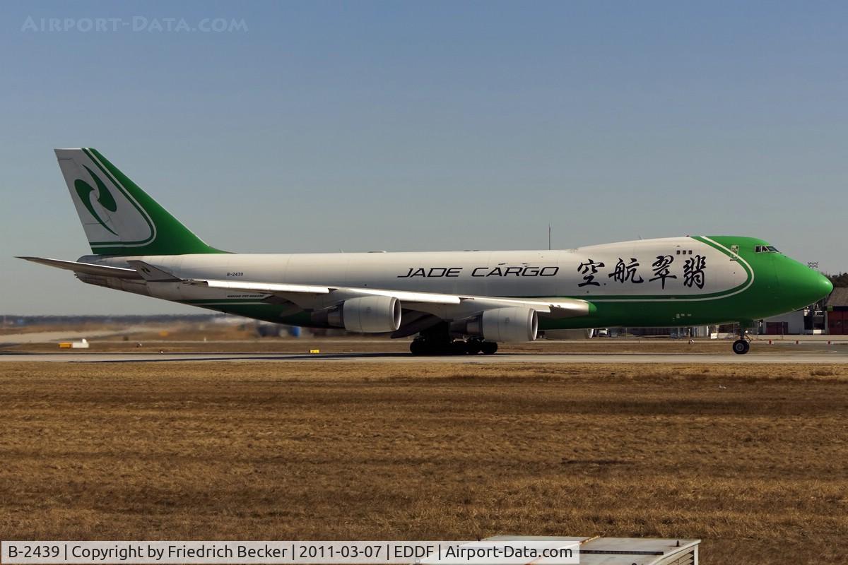 B-2439, 2006 Boeing 747-4EVF/ER/SCD C/N 35170, departure via RW18W