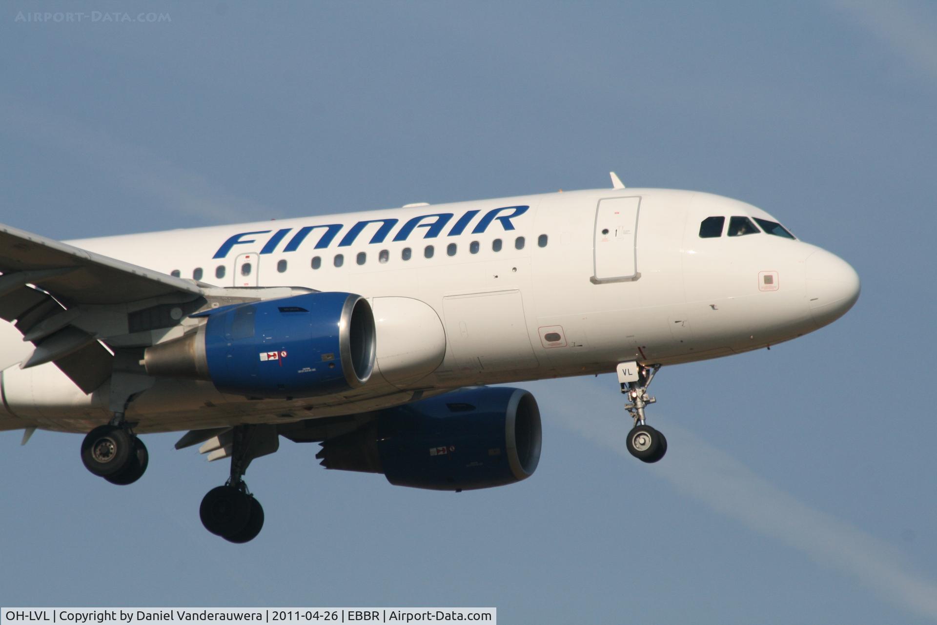 OH-LVL, 2004 Airbus A319-112 C/N 2266, Arrival of flight AY811 to RWY 02