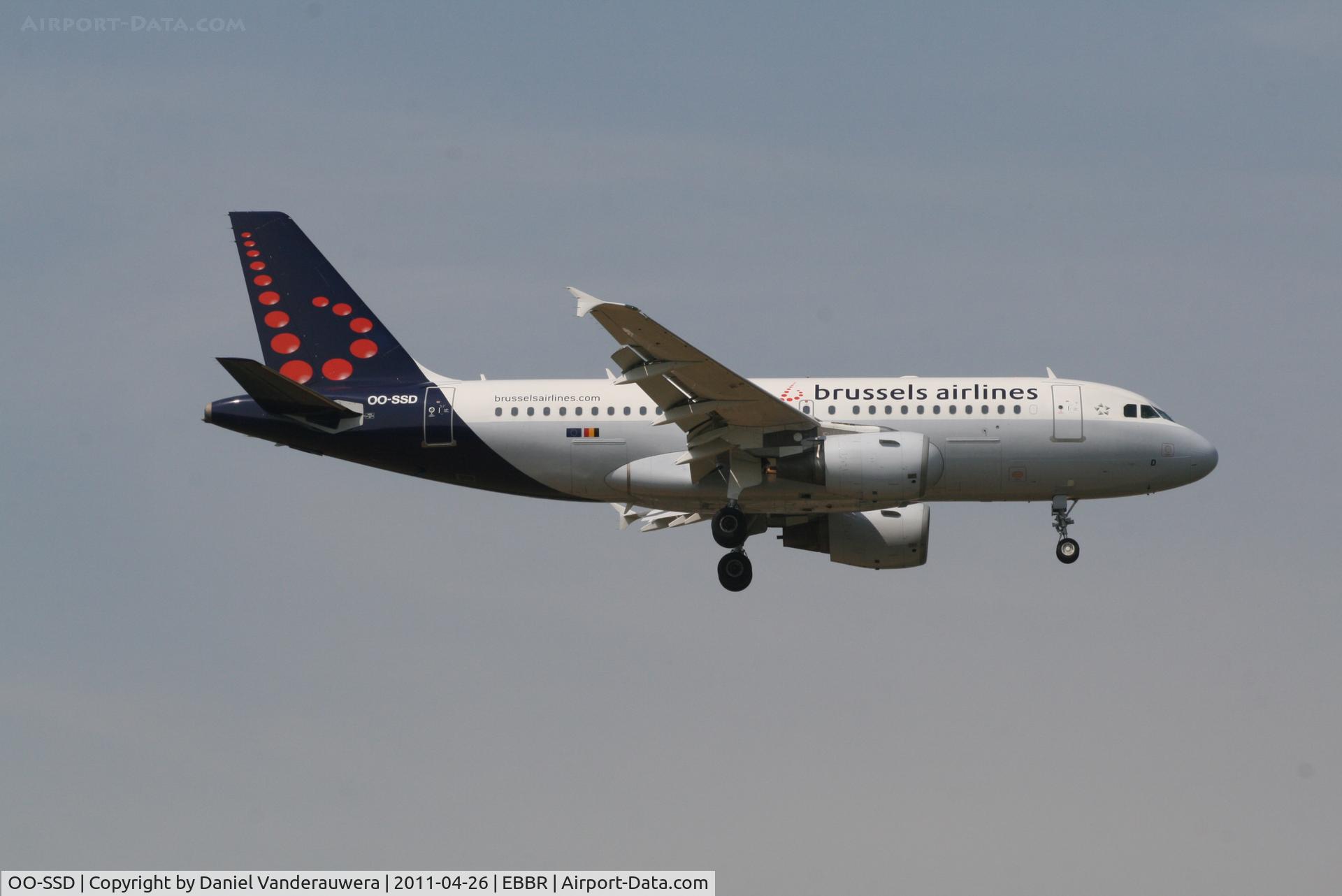 OO-SSD, 1999 Airbus A319-112 C/N 1102, Flight SN2714 is descending to RWY 02