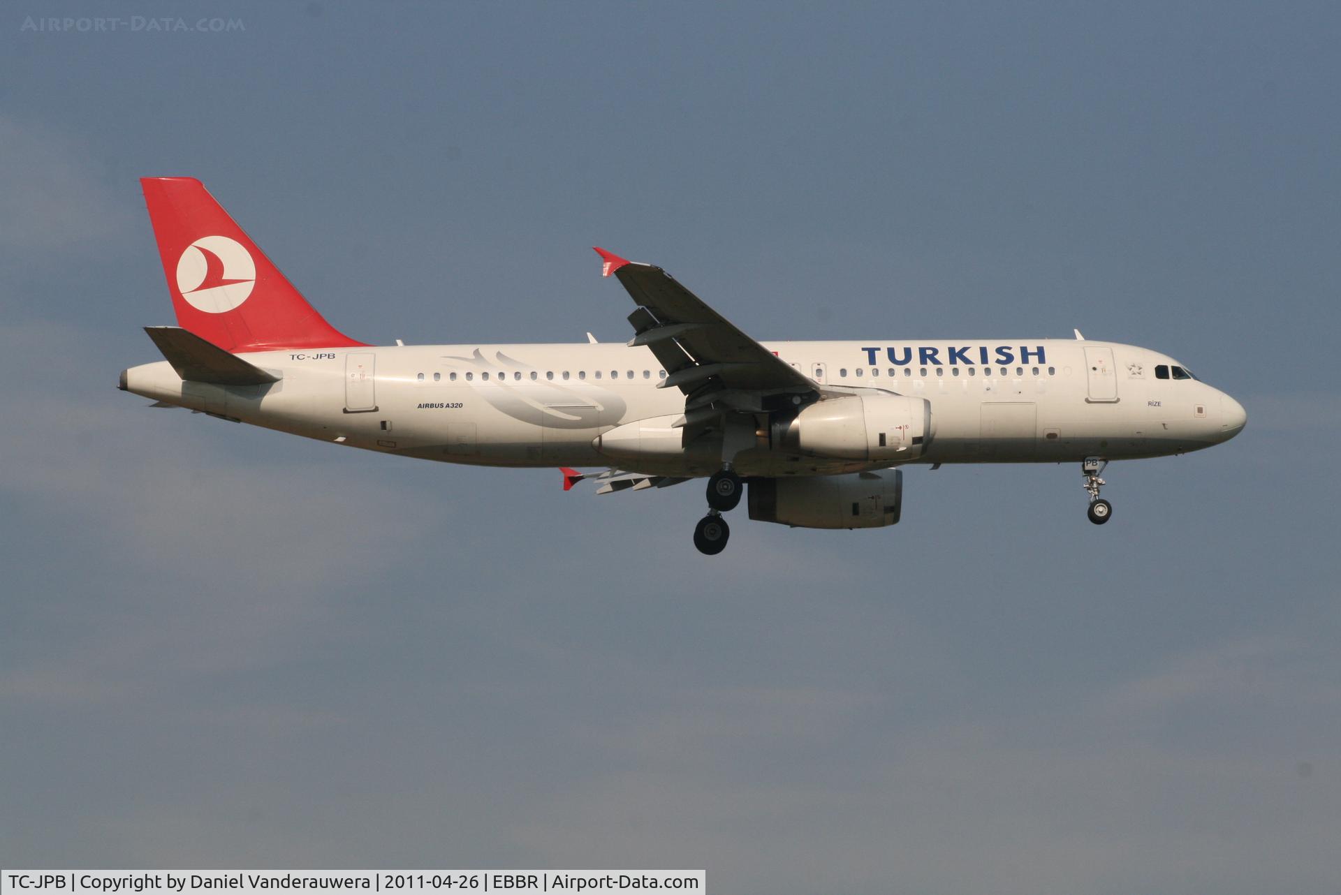TC-JPB, 2005 Airbus A320-232 C/N 2626, Flight TK1937 is descending to RWY 02