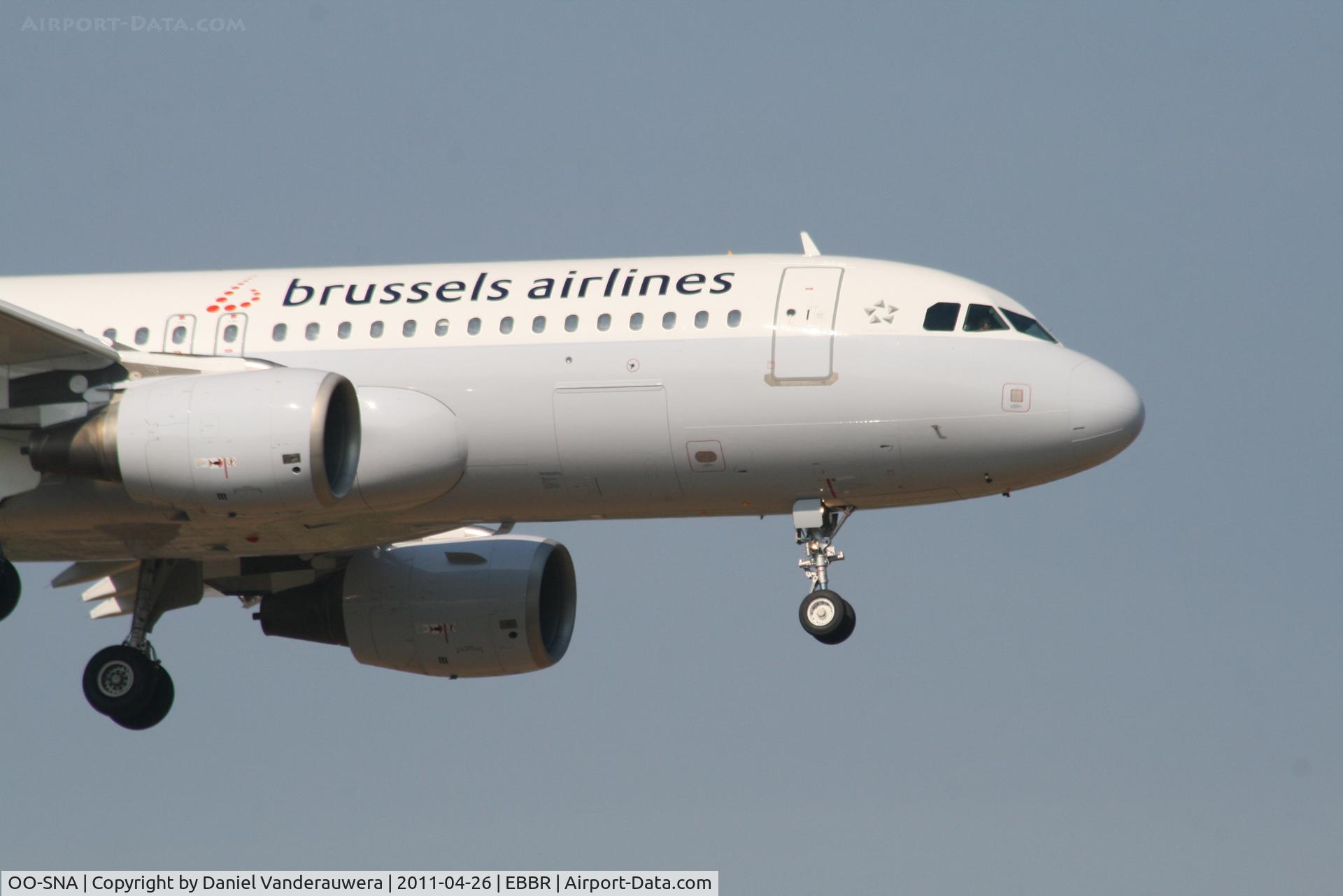 OO-SNA, 2001 Airbus A320-214 C/N 1441, Arrival of flight SN2092 to RWY 02