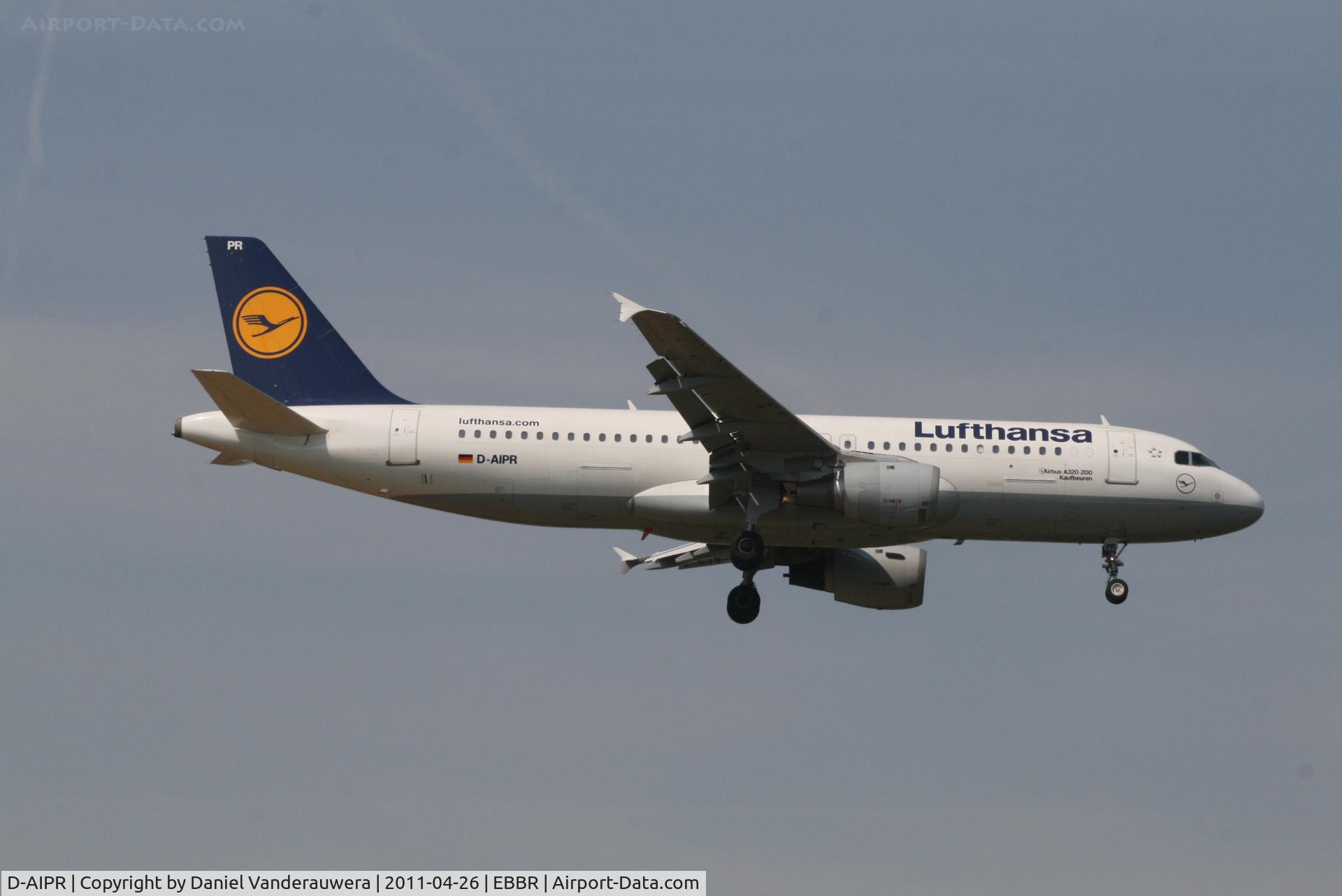 D-AIPR, 1990 Airbus A320-211 C/N 111, Flight LH2286 is descending to RWY 02
