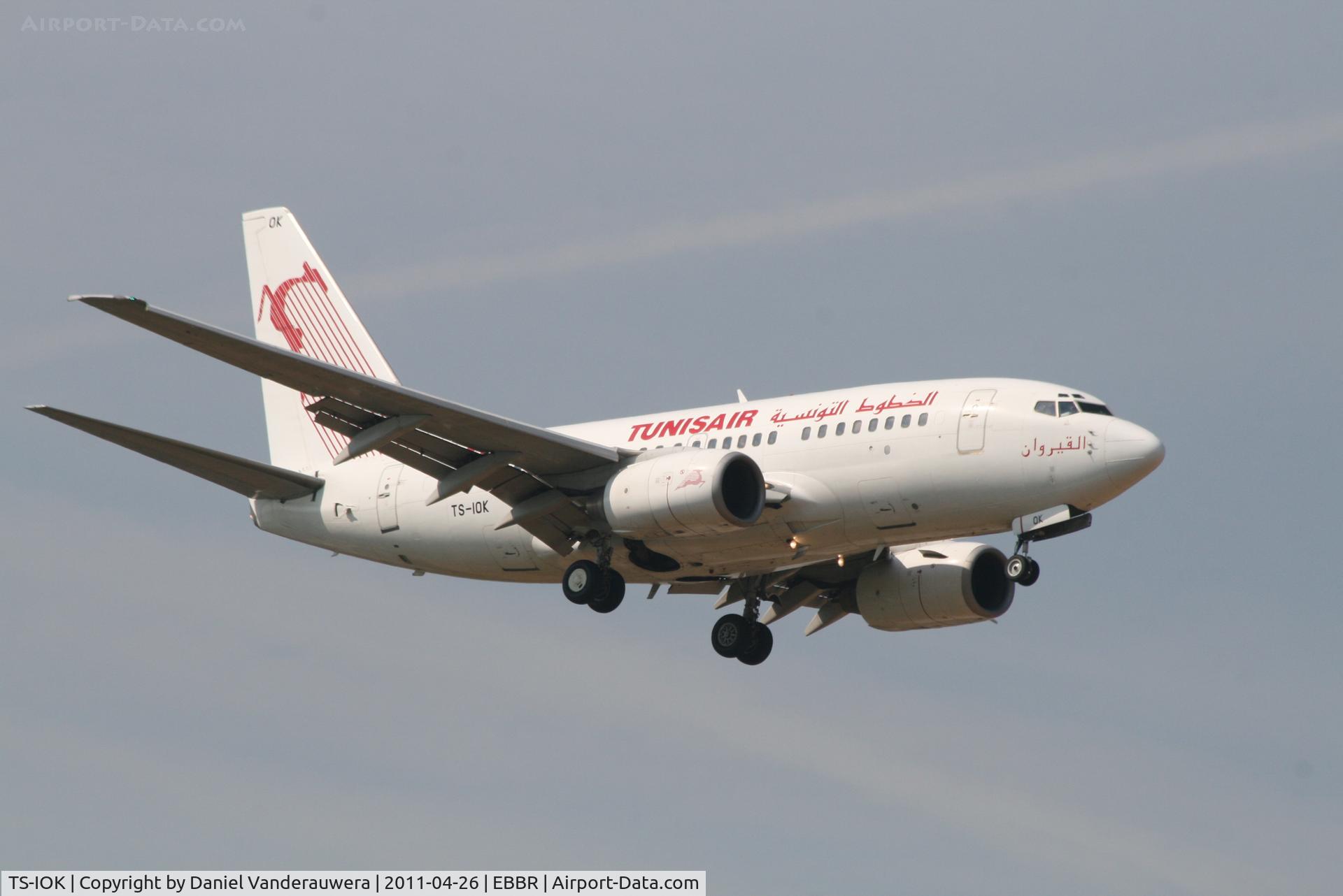 TS-IOK, 1999 Boeing 737-6H3 C/N 29496, Arrival of flight TU516 to RWY 02