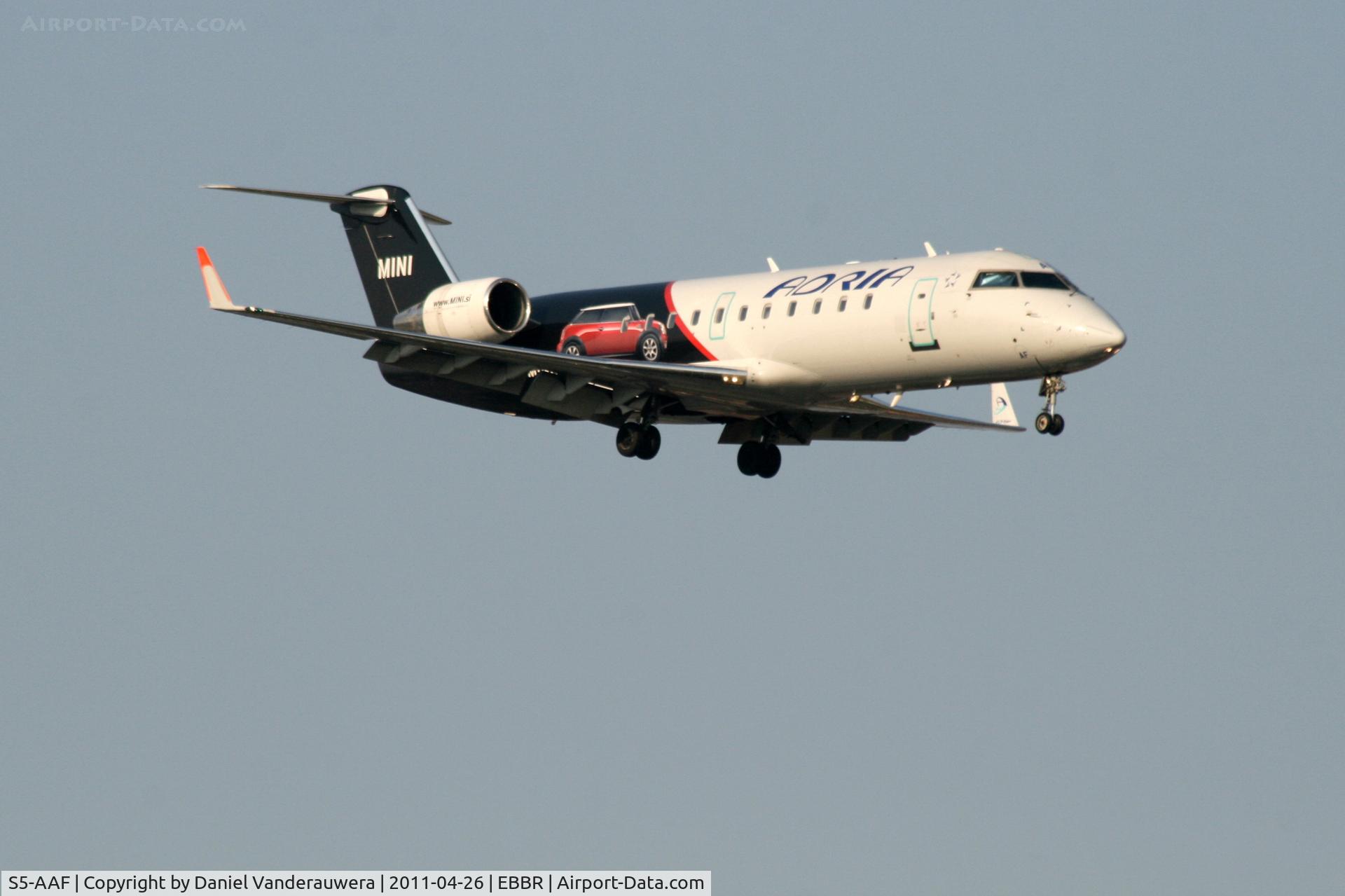 S5-AAF, 1998 Canadair CRJ-200LR (CL-600-2B19) C/N 7272, Arrival of flight JP376 to RWY 02
