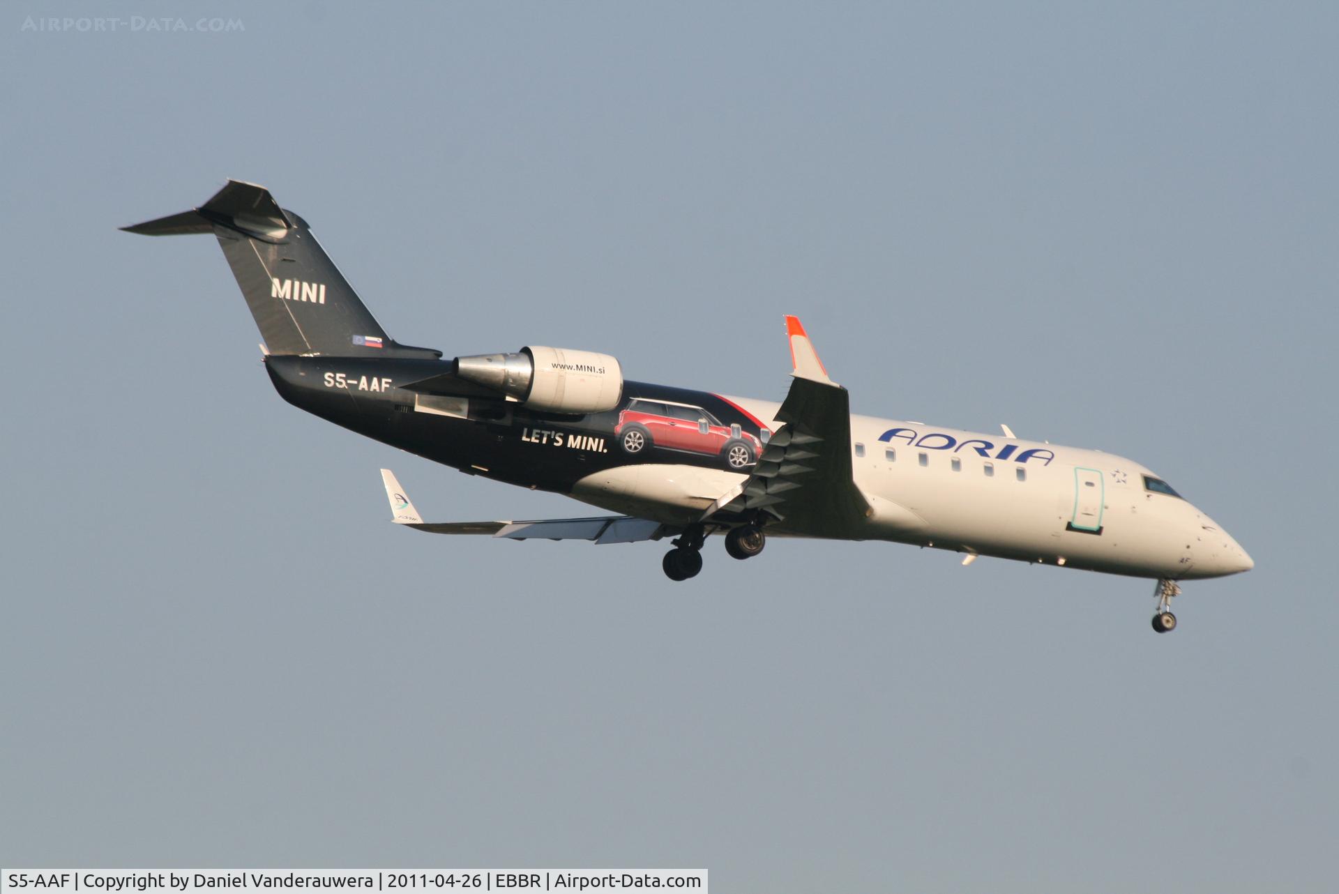 S5-AAF, 1998 Canadair CRJ-200LR (CL-600-2B19) C/N 7272, Flight JP376 is descending to RWY 02