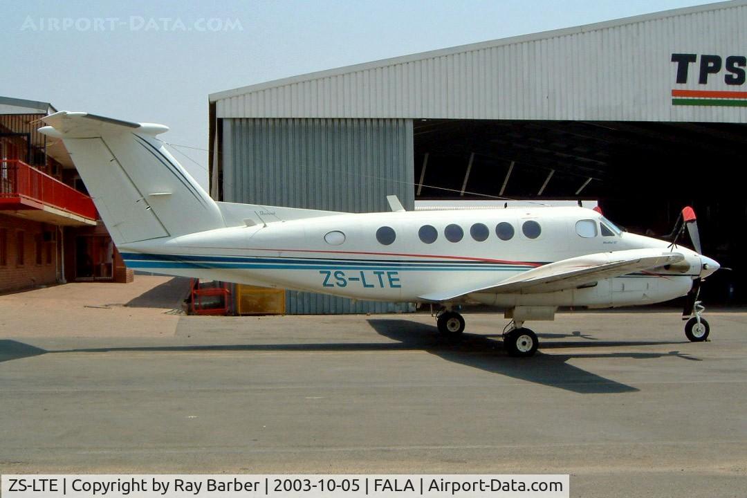 ZS-LTE, 1980 Beech 200 King Air C/N BB-607, Beech 200 Super King Air [BB-607] Lanseria~ZS 05/10/2003