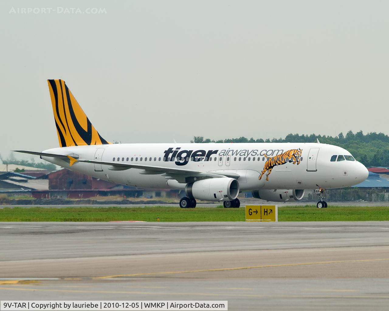 9V-TAR, 2010 Airbus A320-232 C/N 4491, Taxying to the gate after landing on a flight from Singapore/Changi