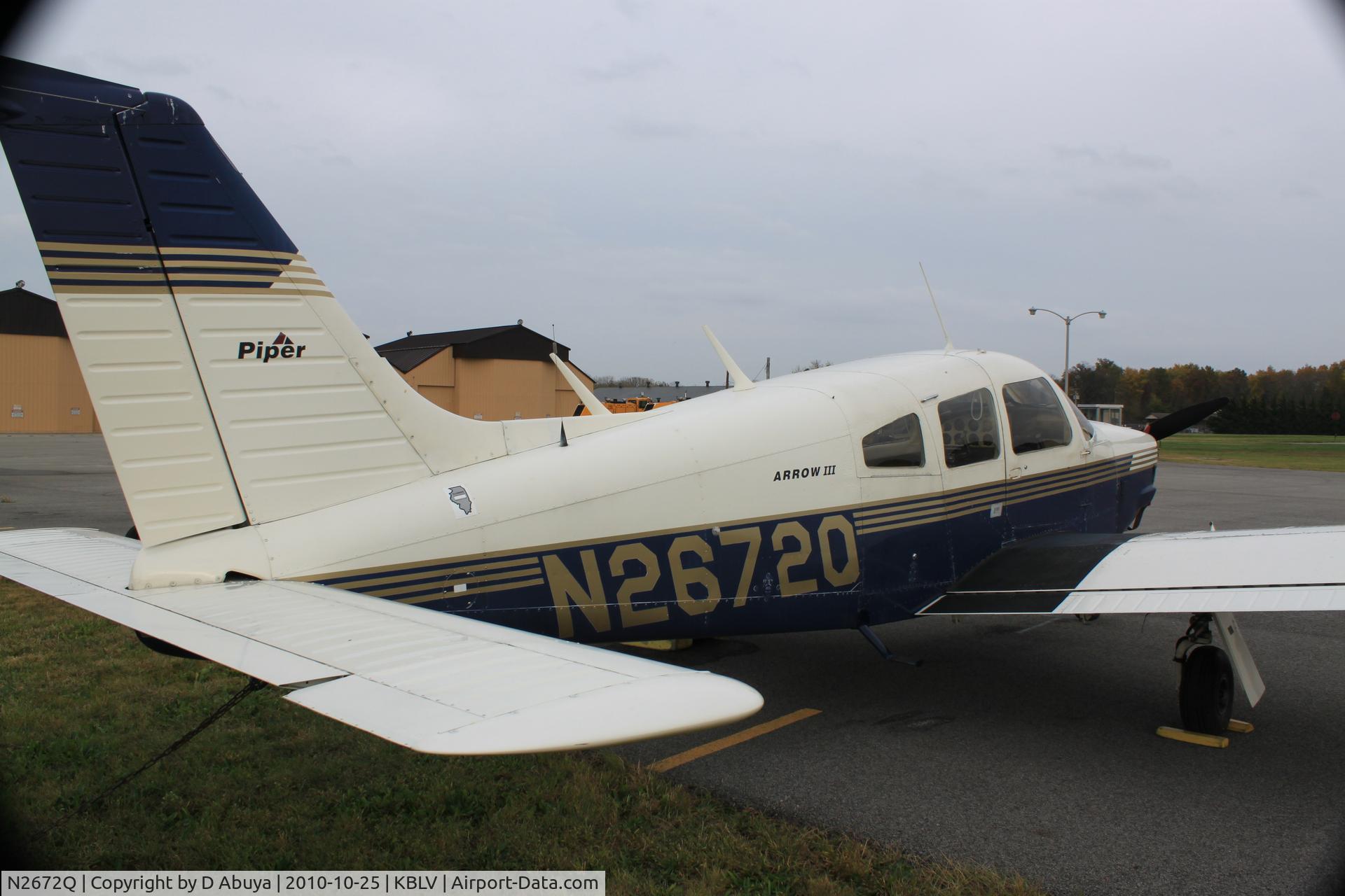 N2672Q, 1977 Piper PA-28R-201 Cherokee Arrow III C/N 28R-7737040, PA28-201R parked on the ramp