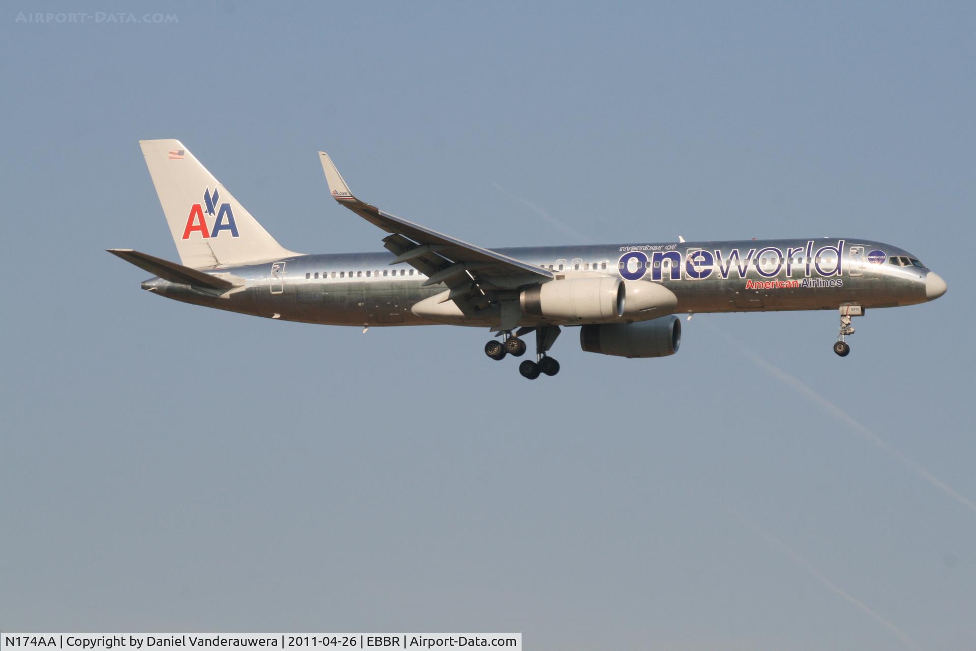 N174AA, 2002 Boeing 757-223 C/N 31308, Arrival of flight AA172 to RWY 02