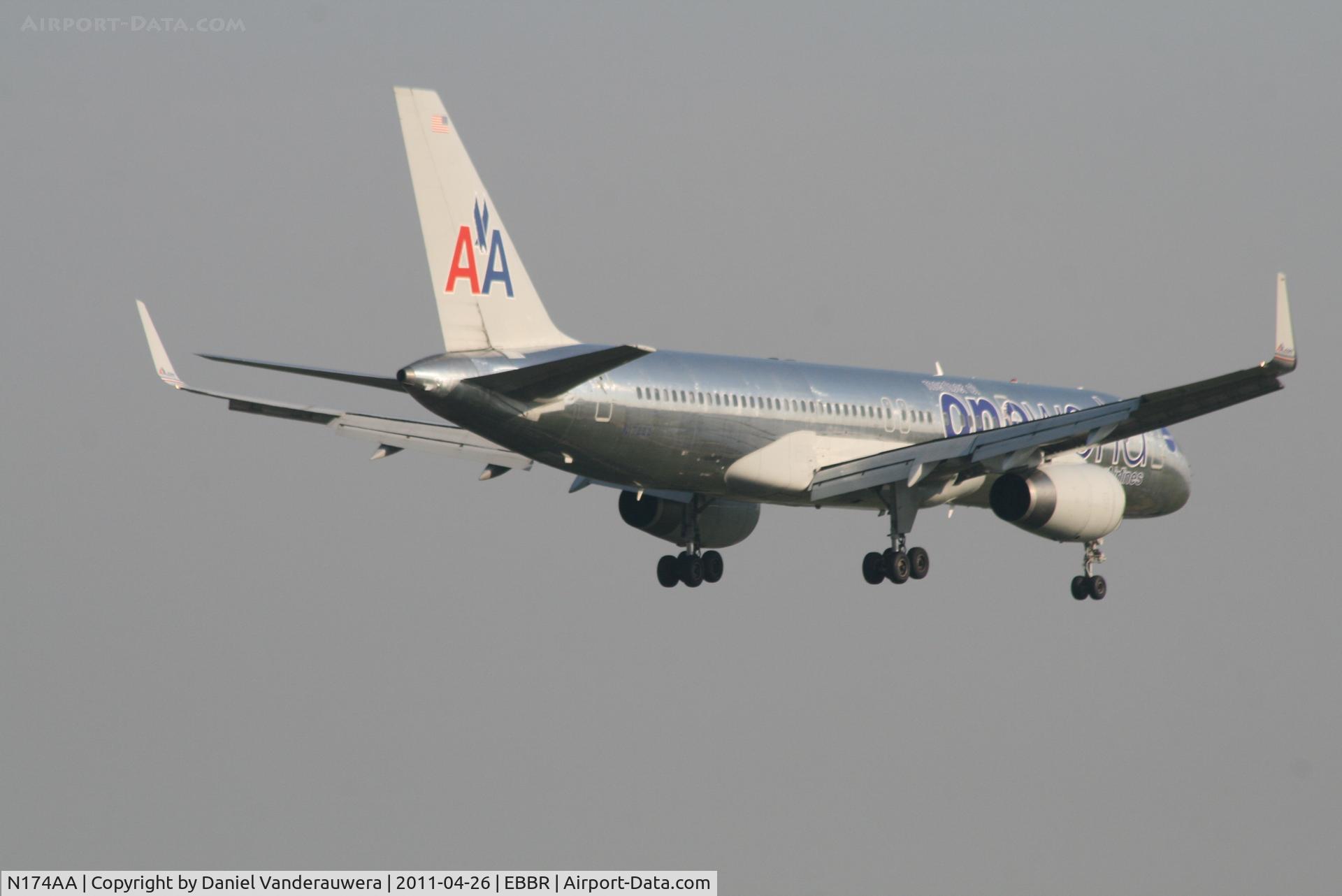 N174AA, 2002 Boeing 757-223 C/N 31308, Flight AA172 is descending to RWY 02