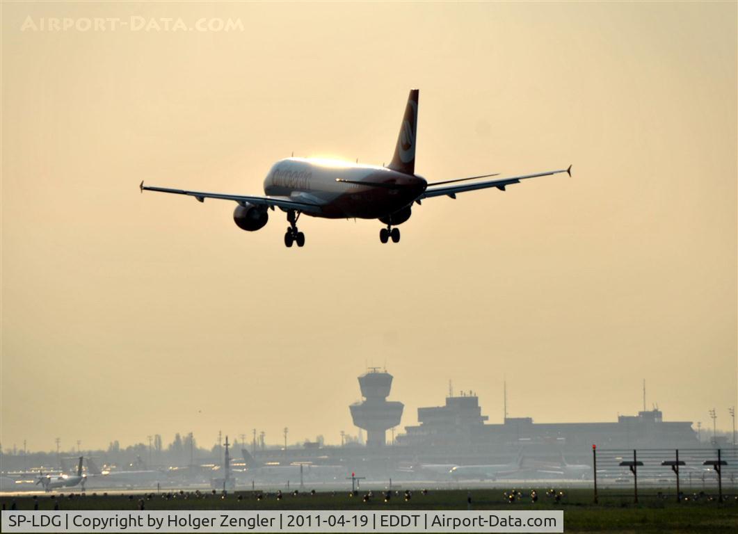 SP-LDG, 2005 Embraer 170ST (ERJ-170-100ST) C/N 17000065, Final approch at the end of a jump from Warsaw/Poland.