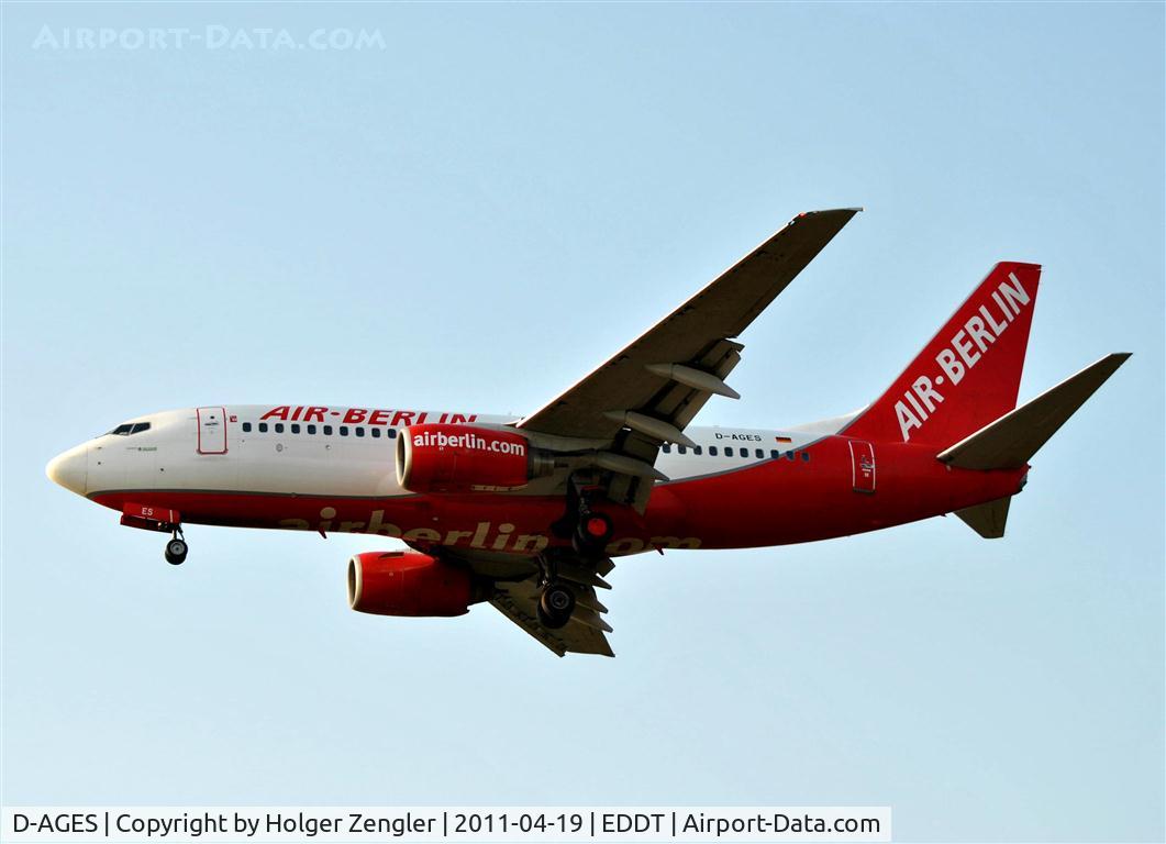 D-AGES, 1998 Boeing 737-75B C/N 28108, Some feet above TXL....