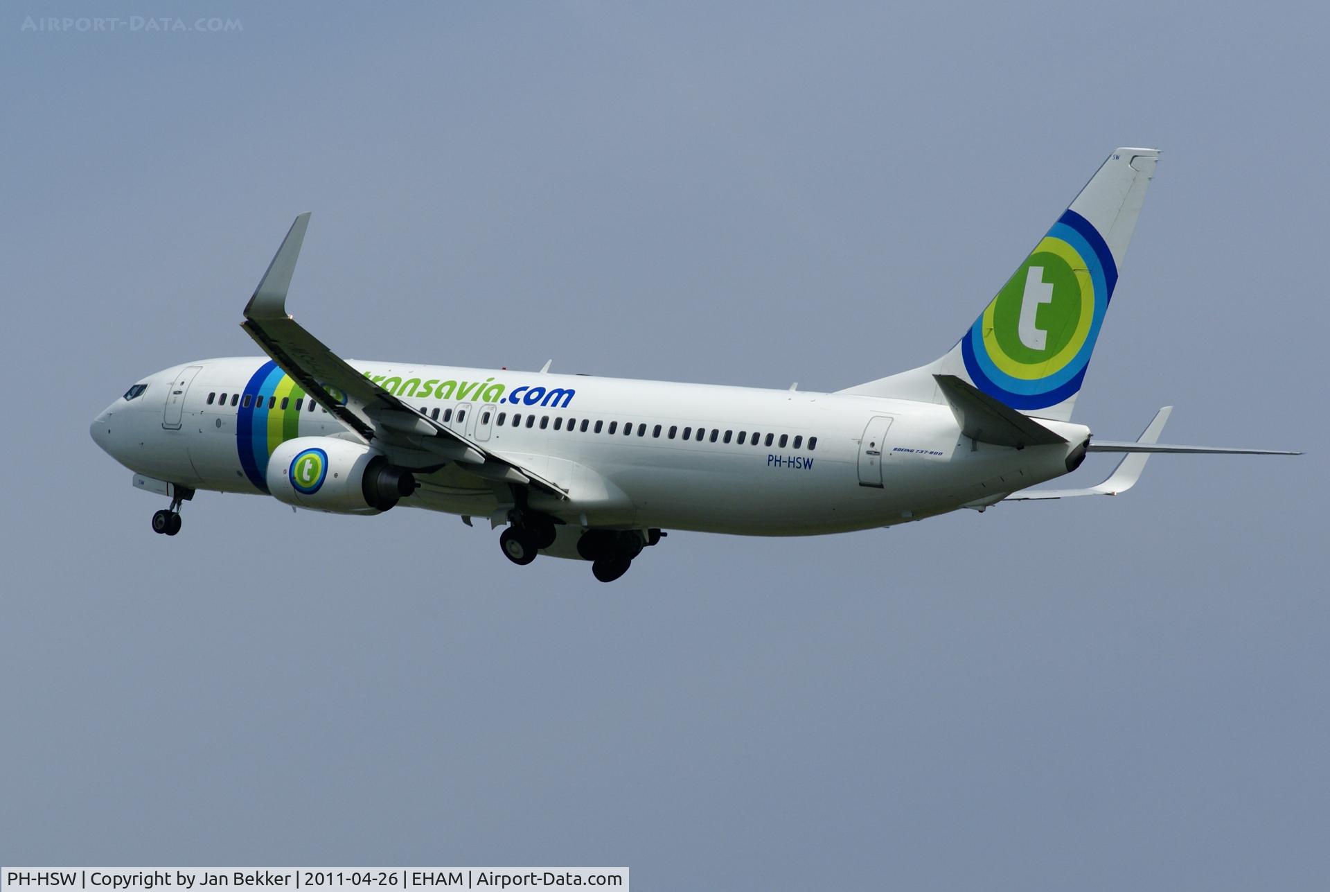 PH-HSW, 2009 Boeing 737-8K2 C/N 37160, Just after take off from the 